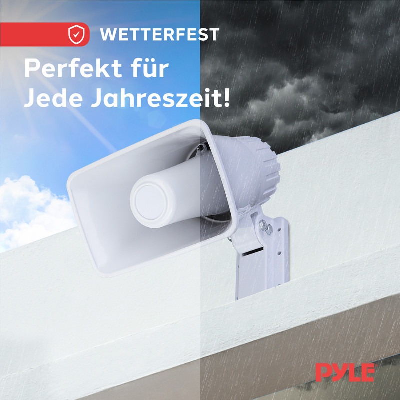 Wetterfester Lautsprecher vor blauem Himmel und stürmischen Wolken.