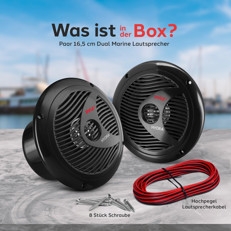 Zwei schwarze Marine-Lautsprecher mit Kabel und Schrauben auf Marmor.