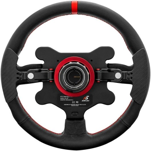Un volante nero con accenti rossi e un modulo mozzo nero centrale.
