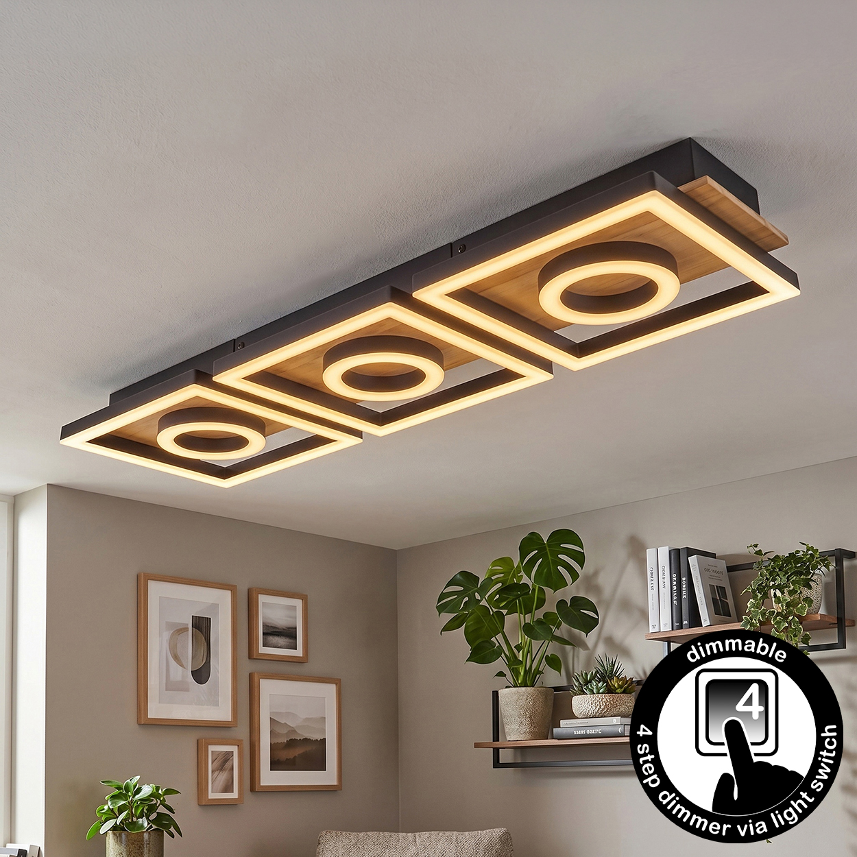 Moderne Deckenleuchte mit Holz und Metall, quadratisch, mit LED-Ringen.