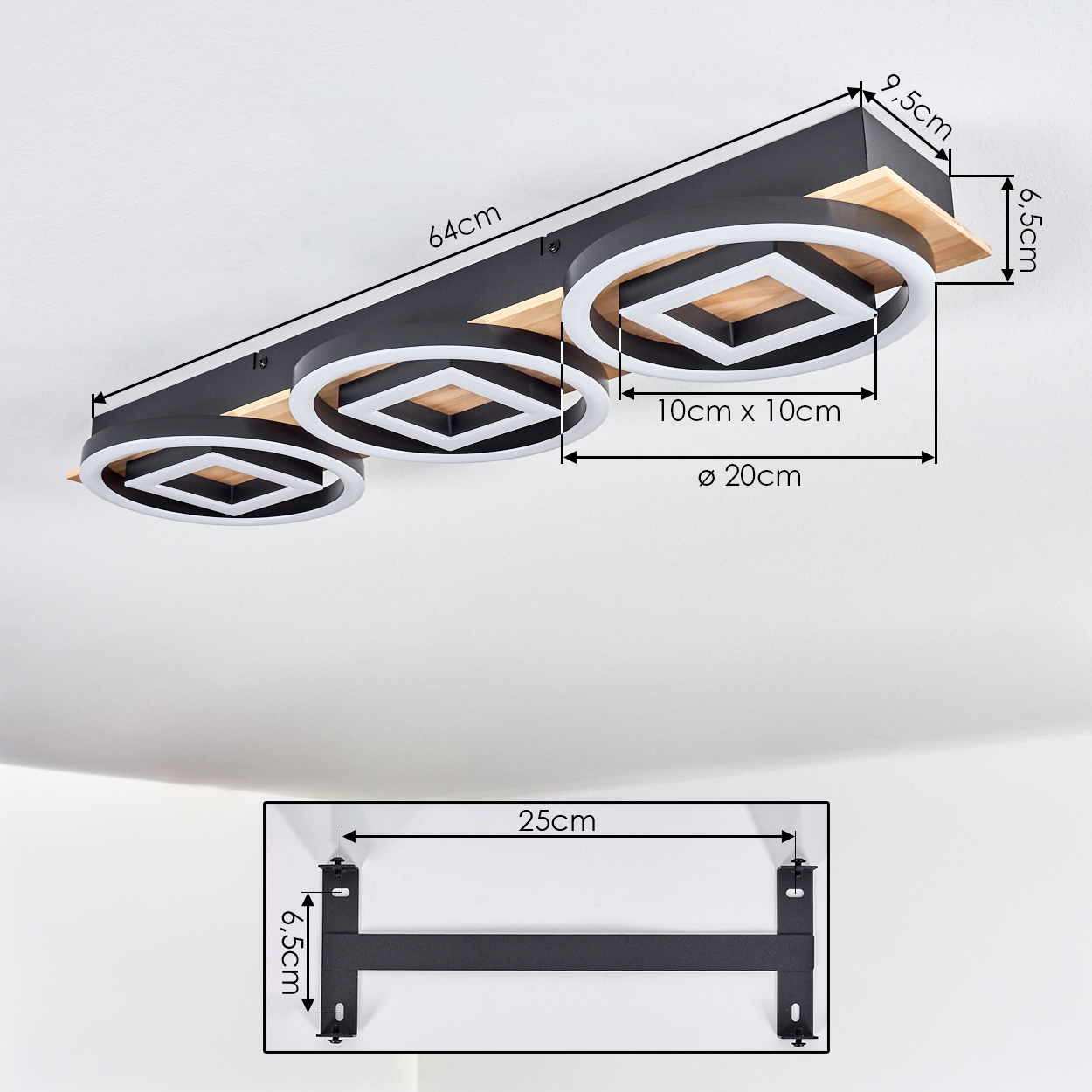 Moderne Deckenleuchte mit drei Ringen und Holzdetails, Maße sind angegeben.