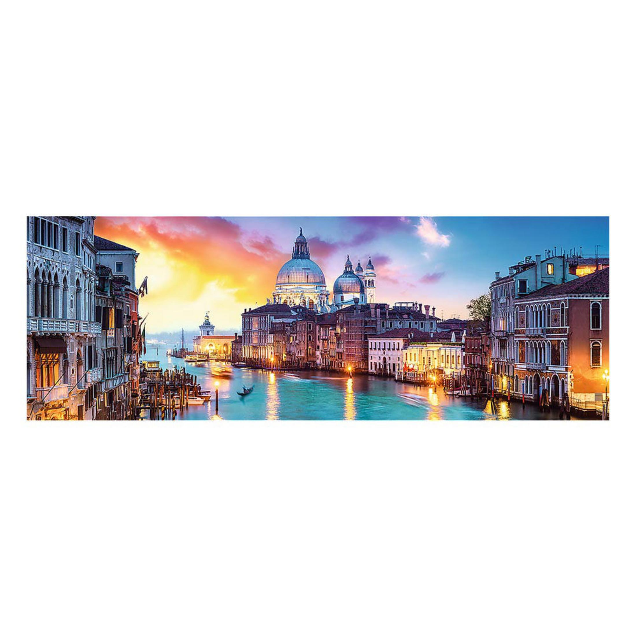 Venecia al atardecer: canales, palacios y una basílica bajo un cielo colorido.