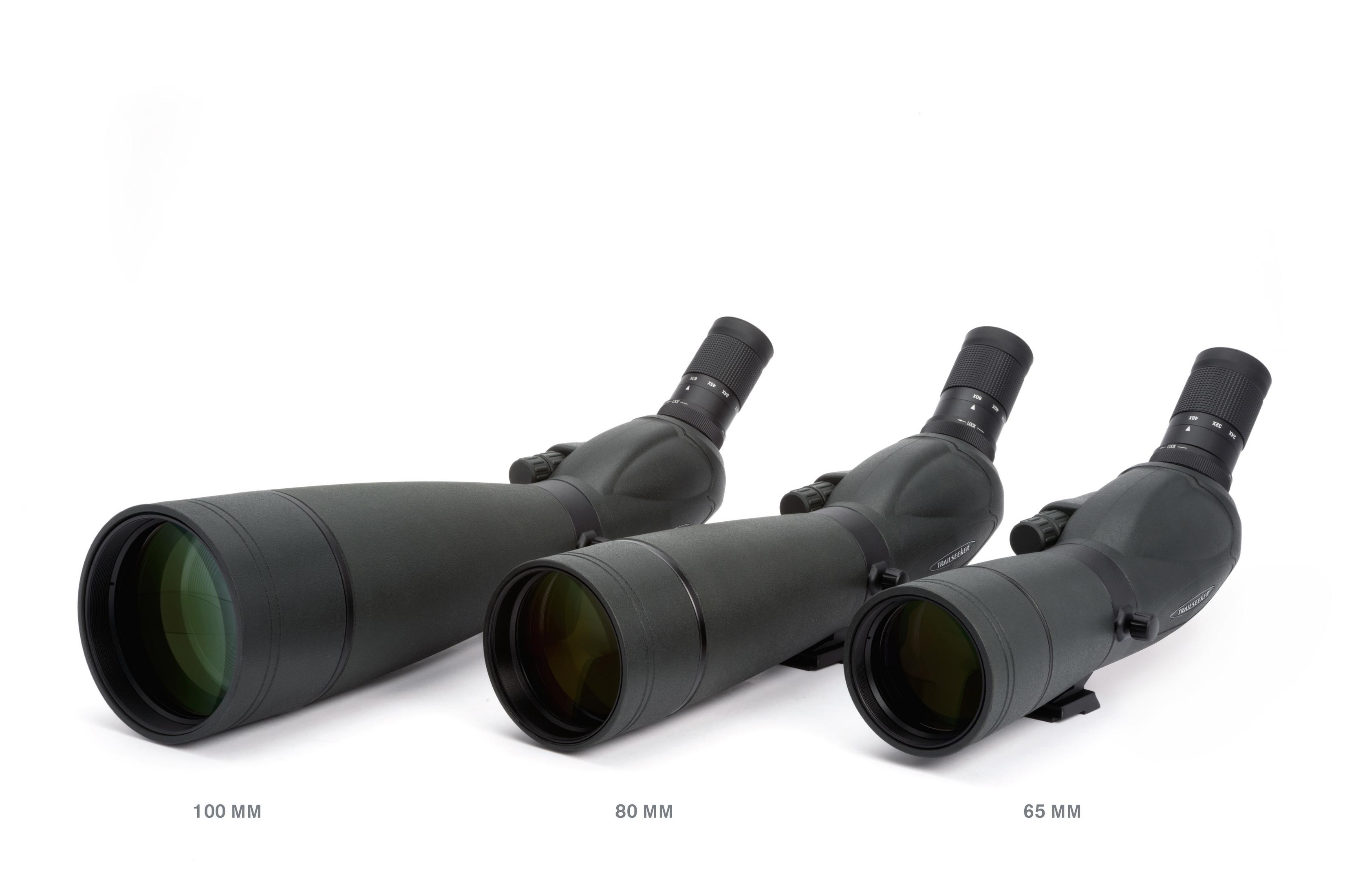 Drei dunkelgrüne Spektive in verschiedenen Größen: 100 mm, 80 mm und 65 mm.