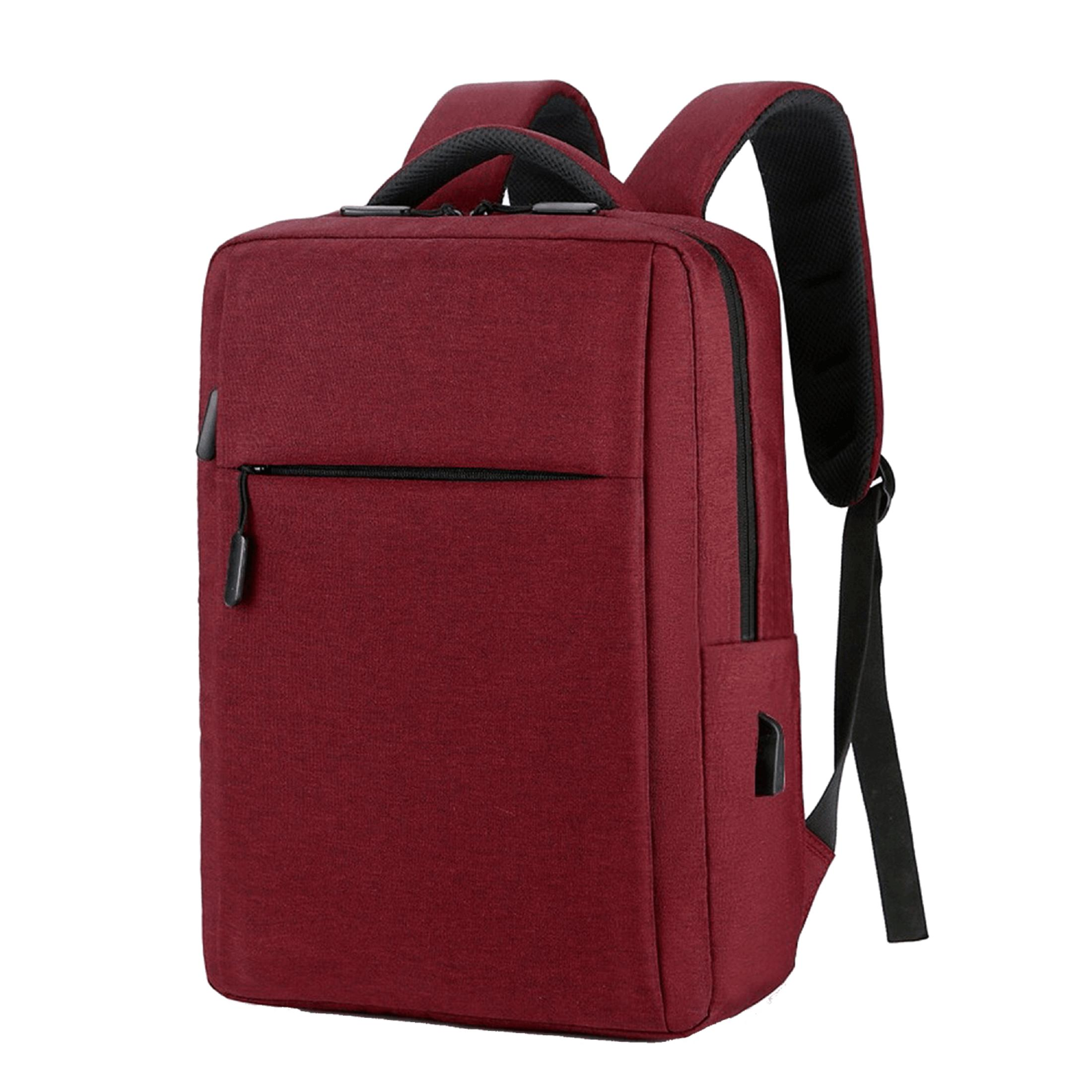 Uno zaino color bordeaux con cinghie e zip nere, dotato di porta USB.