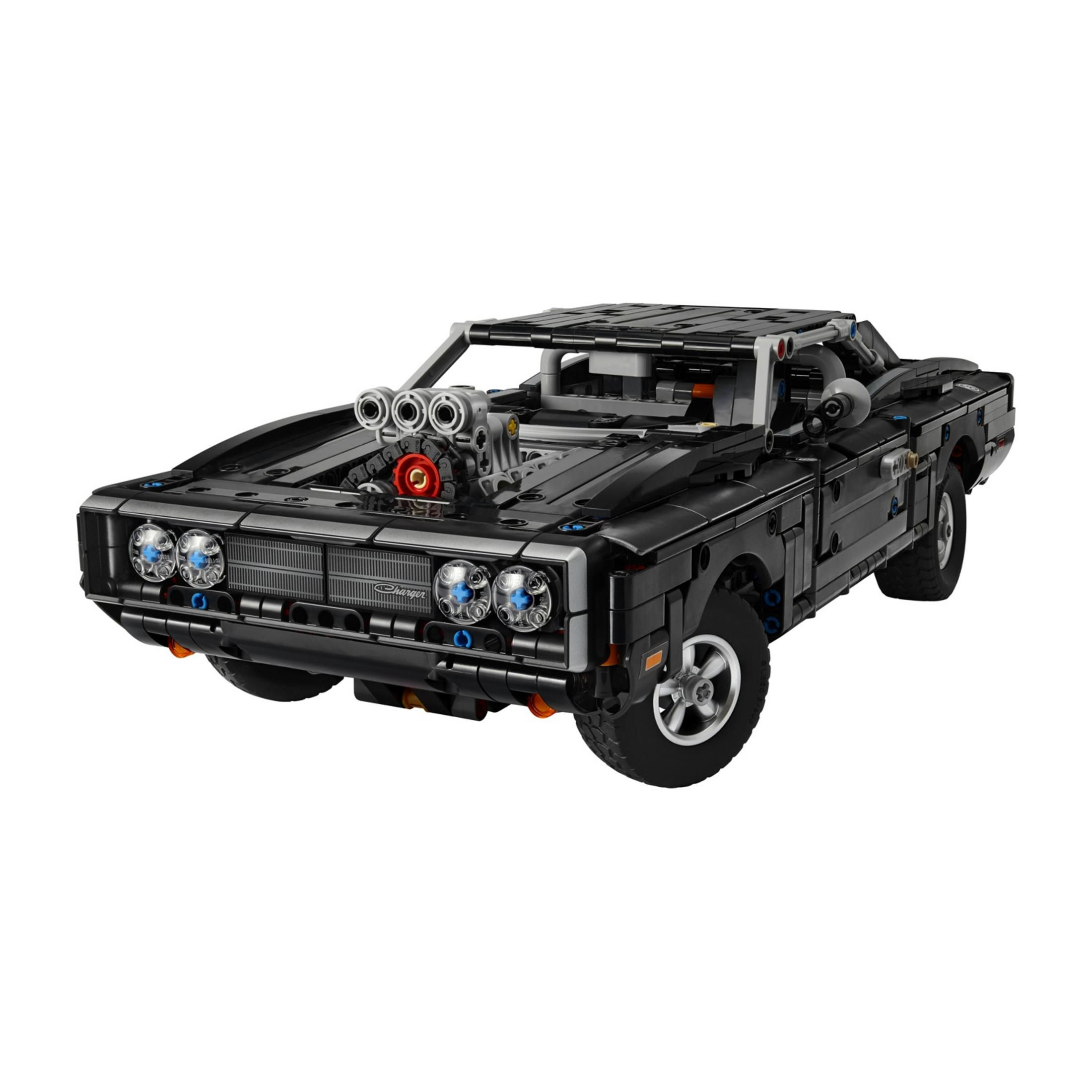 Açık motorlu ve gümüş jantlı siyah Lego spor araba.