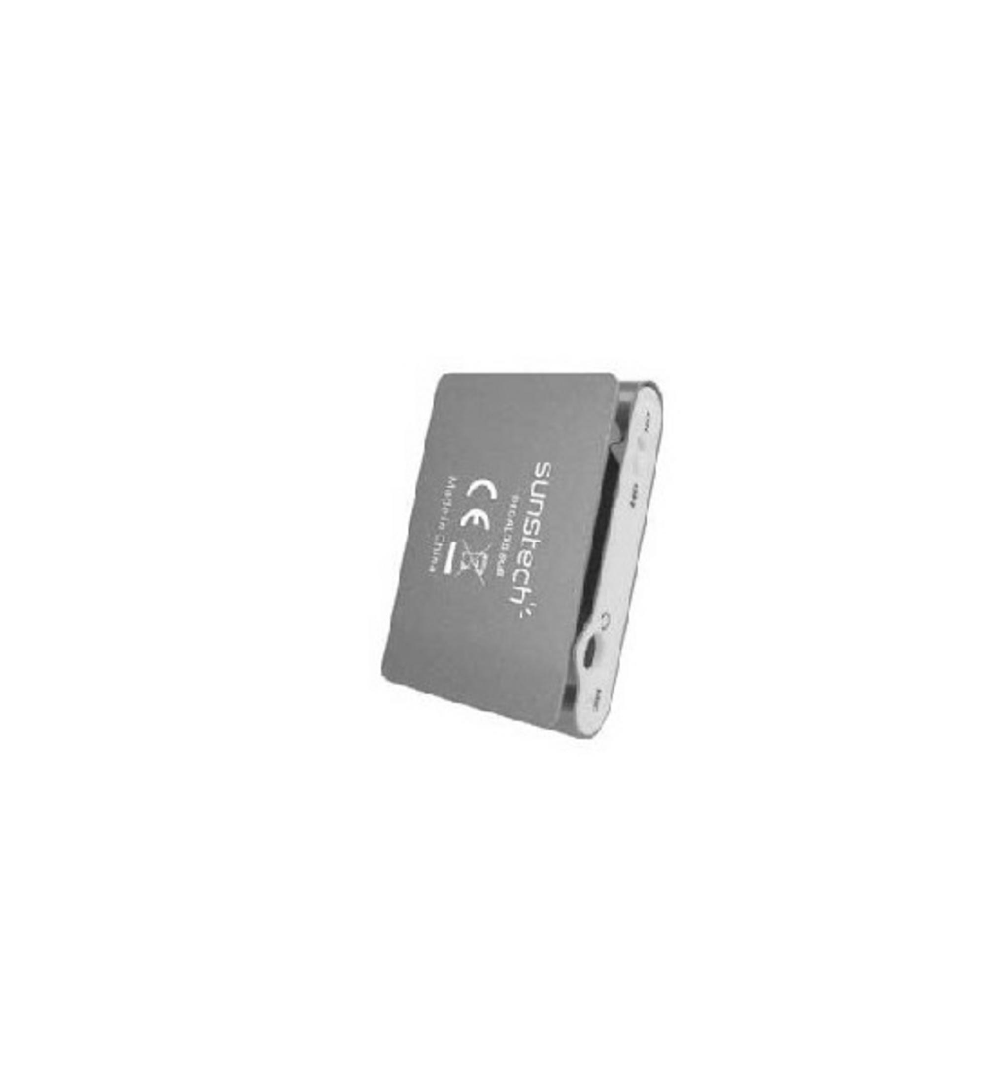 Un dispositivo Sunstech gris con marca CE y puertos.