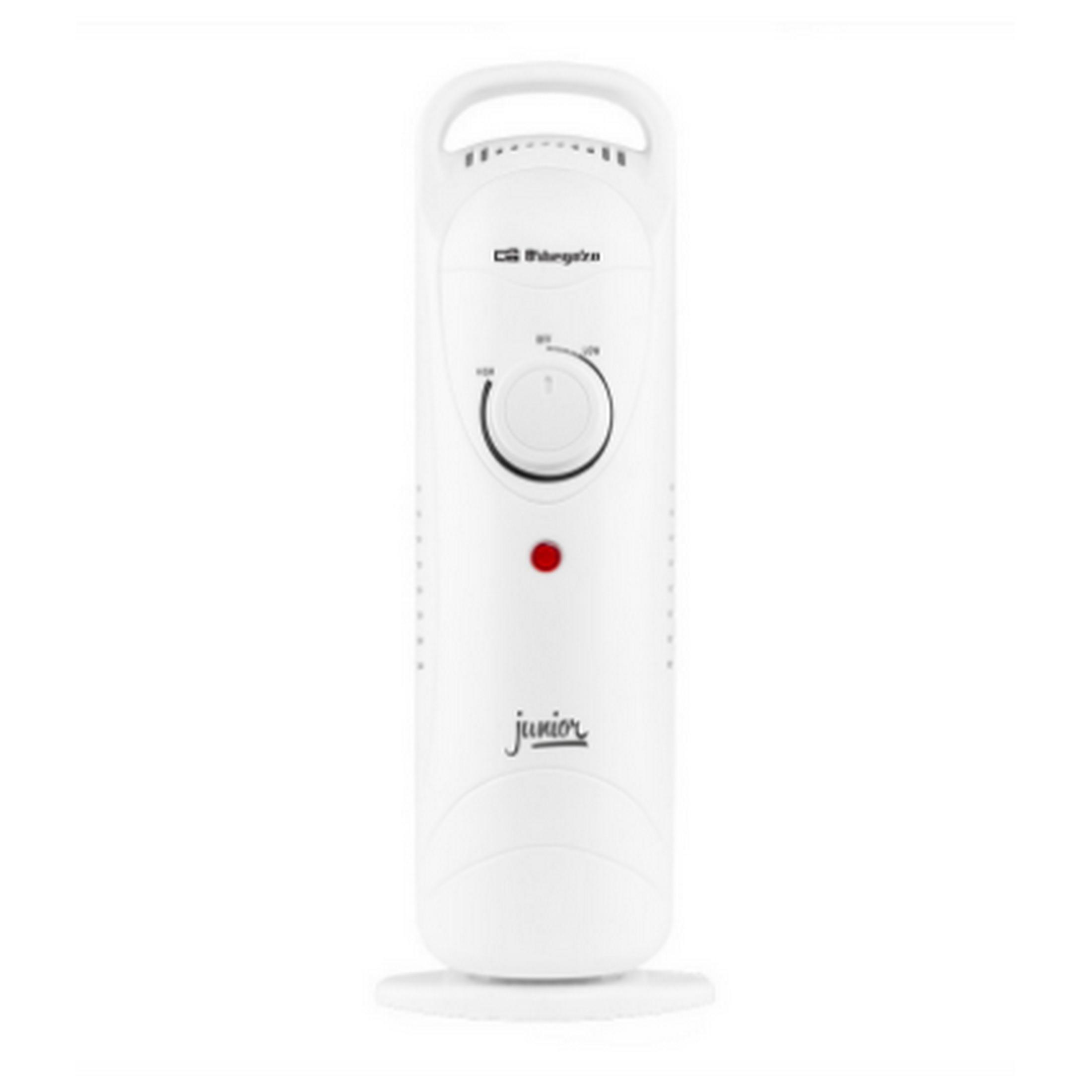 Un radiatore a olio bianco con manico e controlli.