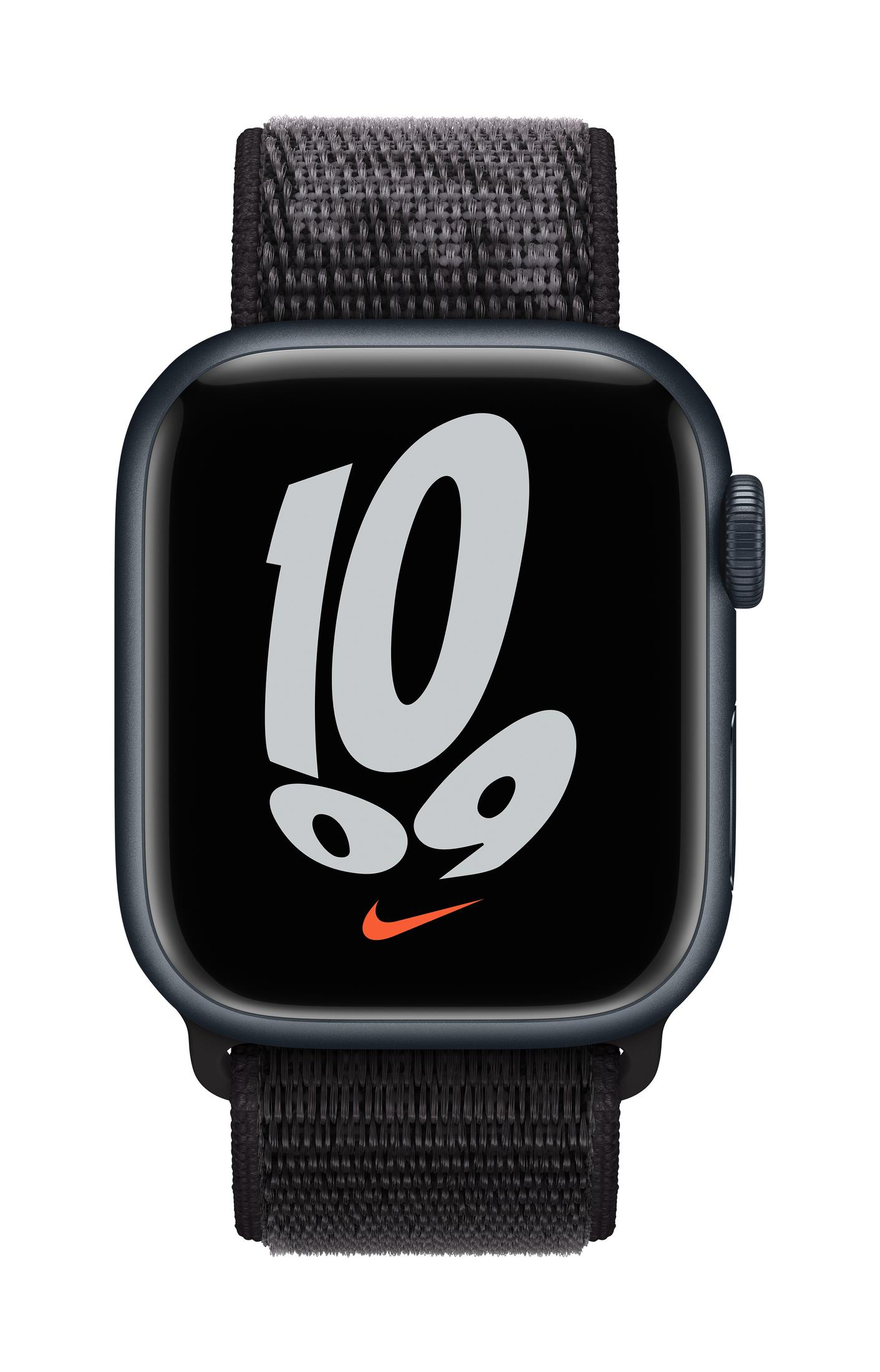 Eine graue Apple Watch mit einem schwarzen Nike-Armband, das Zifferblatt zeigt die Zahl 10.
