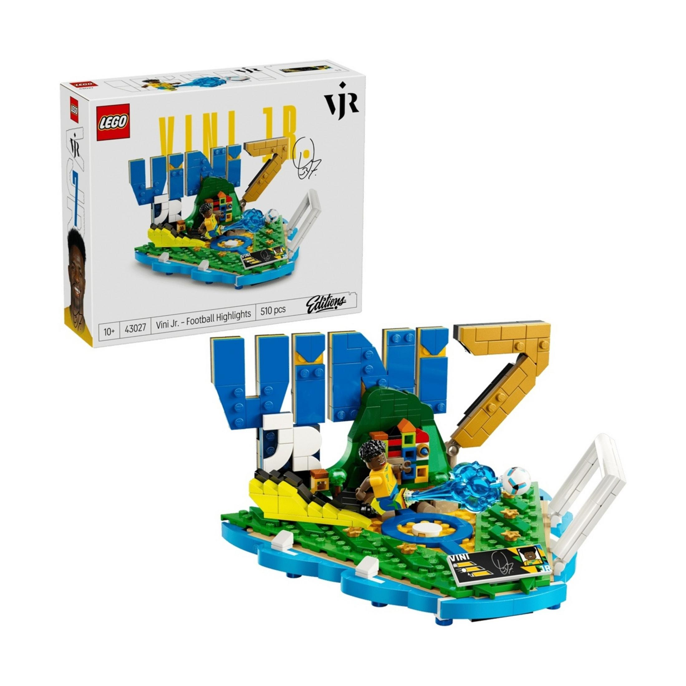 VINI JR. yazısı, futbol sahası ve oyuncu figürü içeren LEGO seti.
