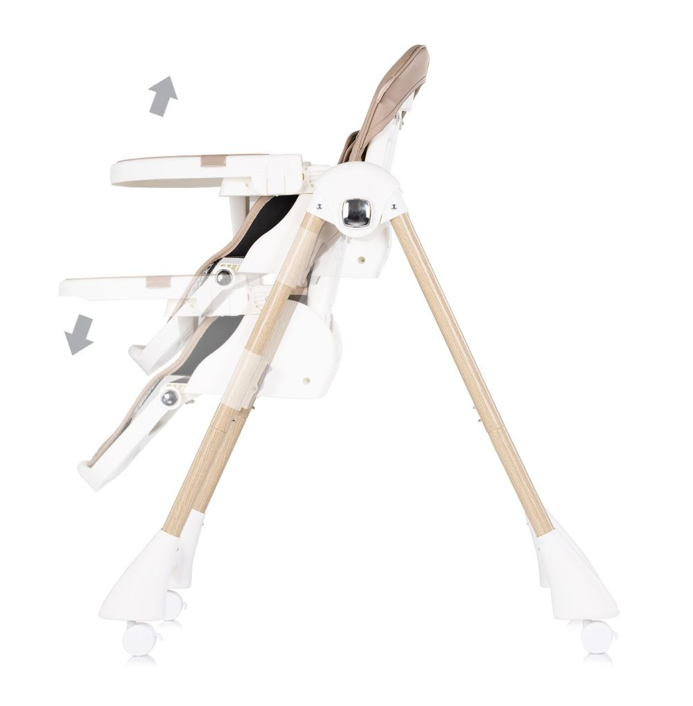 Ein beiger und weißer Hochstuhl mit Holzbeinen, der verstellbar ist.