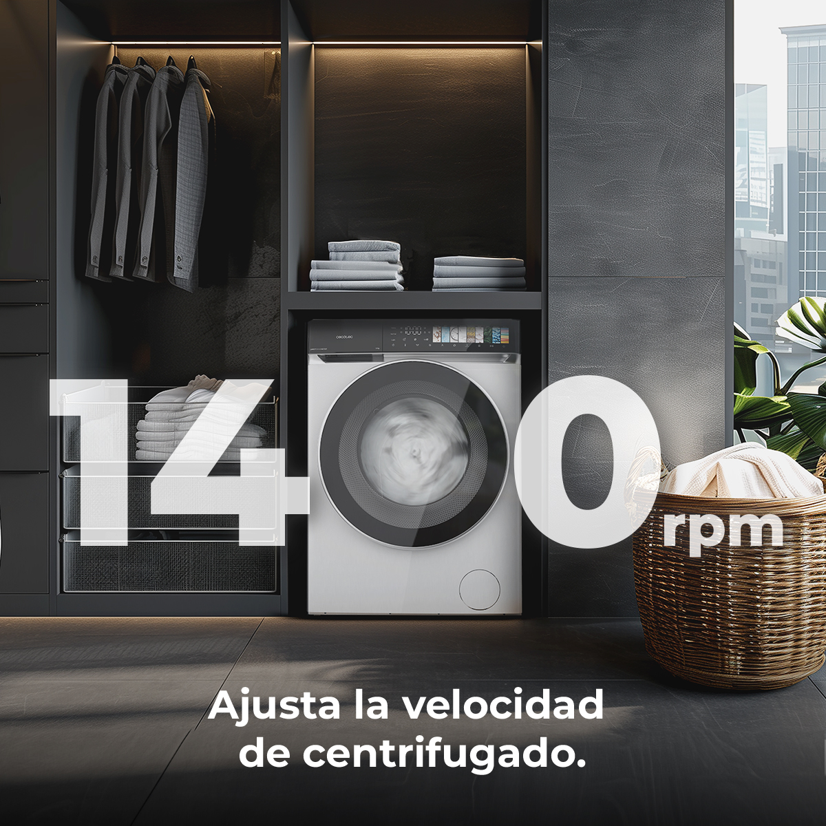 Lavadora blanca con centrifugado de 1400 rpm, junto a una cesta de ropa.