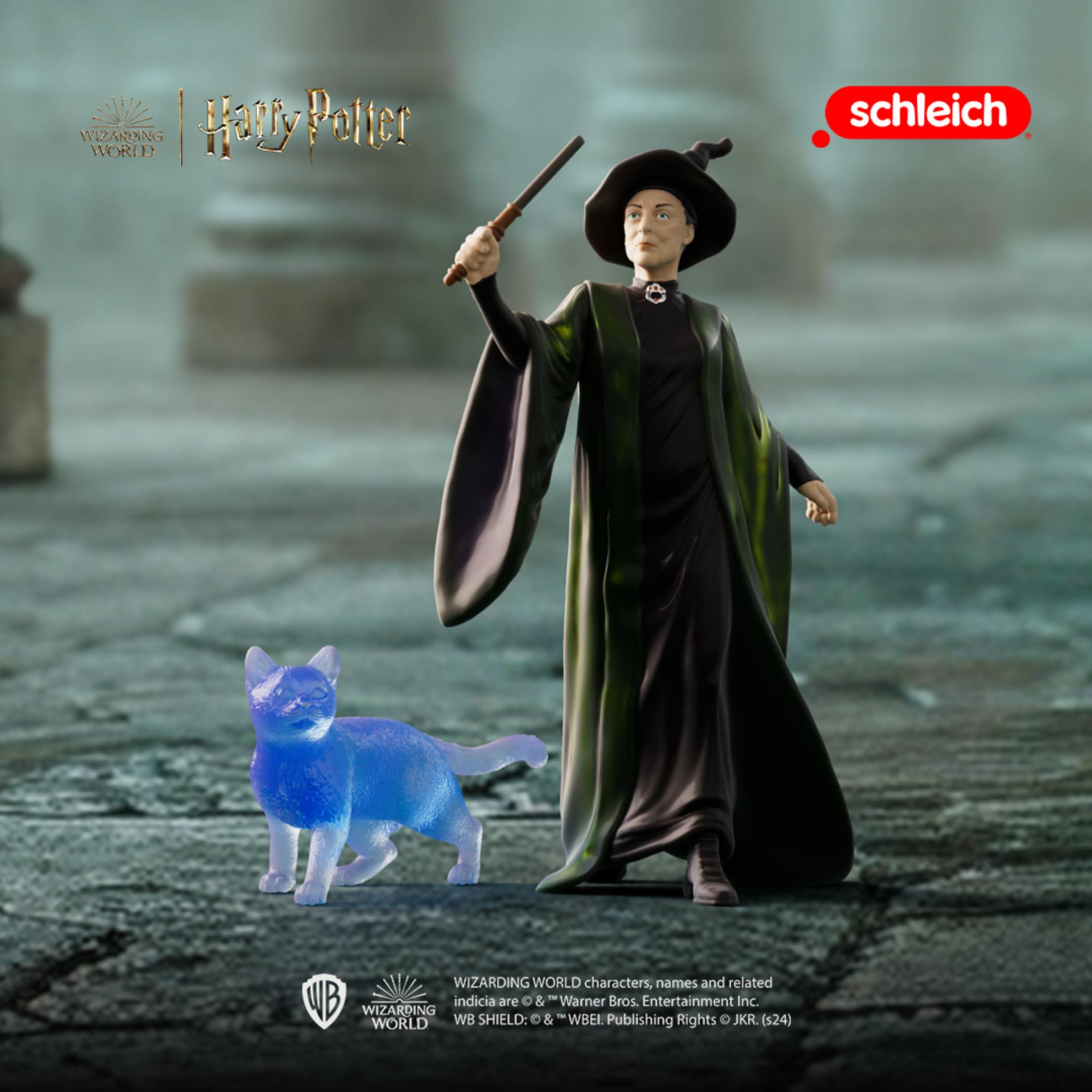 Una figura di strega con bacchetta accanto a un gatto blu.