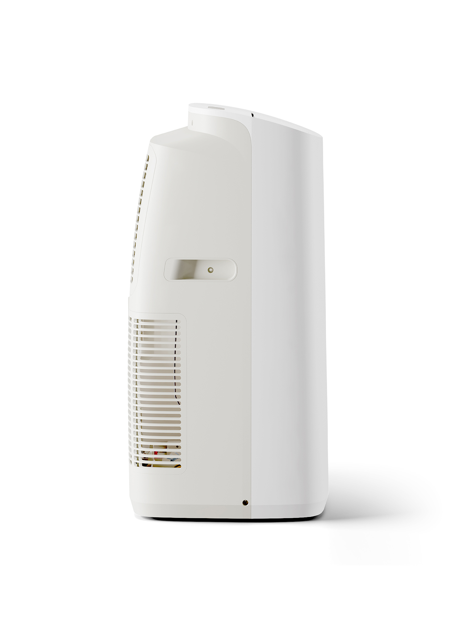 Ein weißer Turmventilator mit Lüftungsschlitzen auf der linken Seite auf weißem Hintergrund.