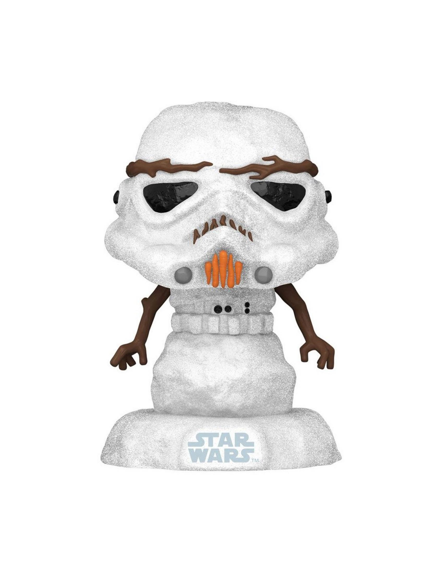 Un pupazzo di neve in stile Stormtrooper con braccia di ramoscelli marroni e naso arancione.