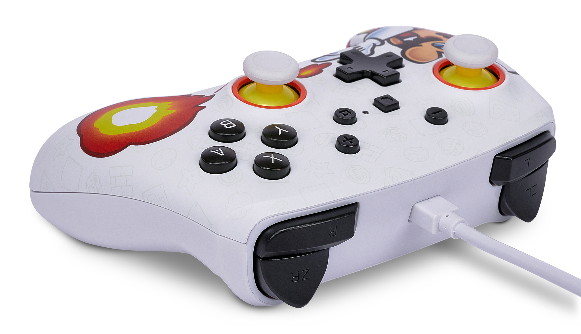 Controller bianco Mario con grafica a fuoco, pulsanti neri e cavo USB bianco.