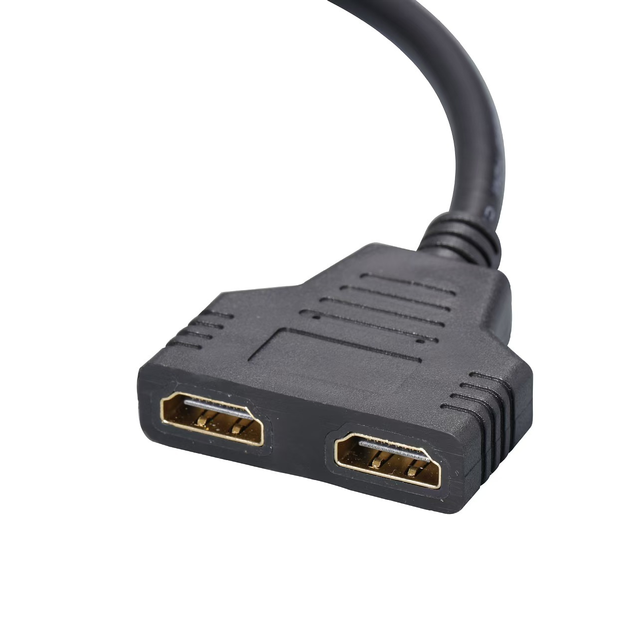 Ein schwarzes HDMI-Splitterkabel mit zwei HDMI-Buchsen und einem Kabel.