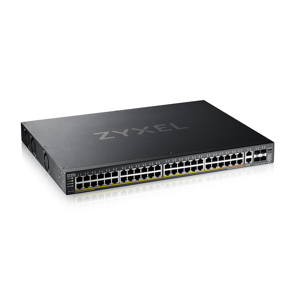 Schwarzer Zyxel Netzwerk-Switch mit vielen Anschlüssen und LEDs.
