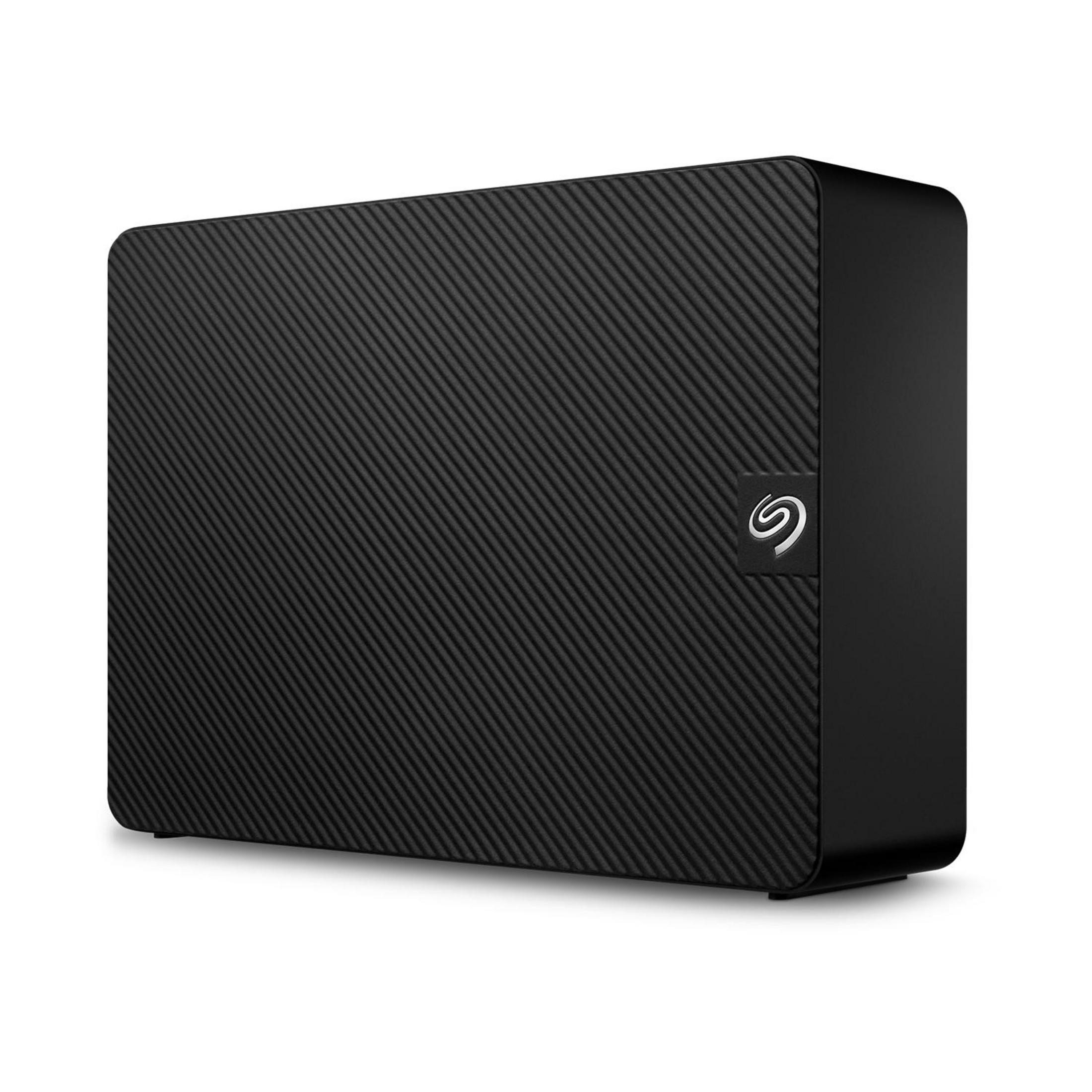 Case esterno per hard disk nero con texture in fibra di carbonio e logo Seagate.