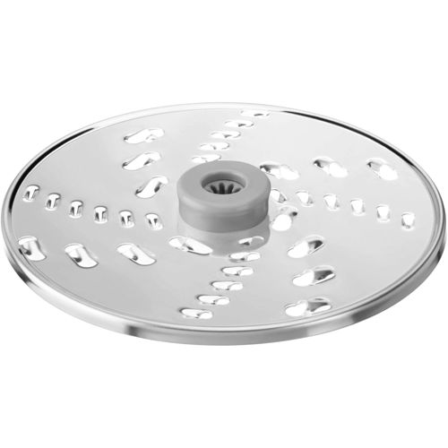 Un accesorio de disco rallador metálico con centro gris y muchas ranuras ovaladas.