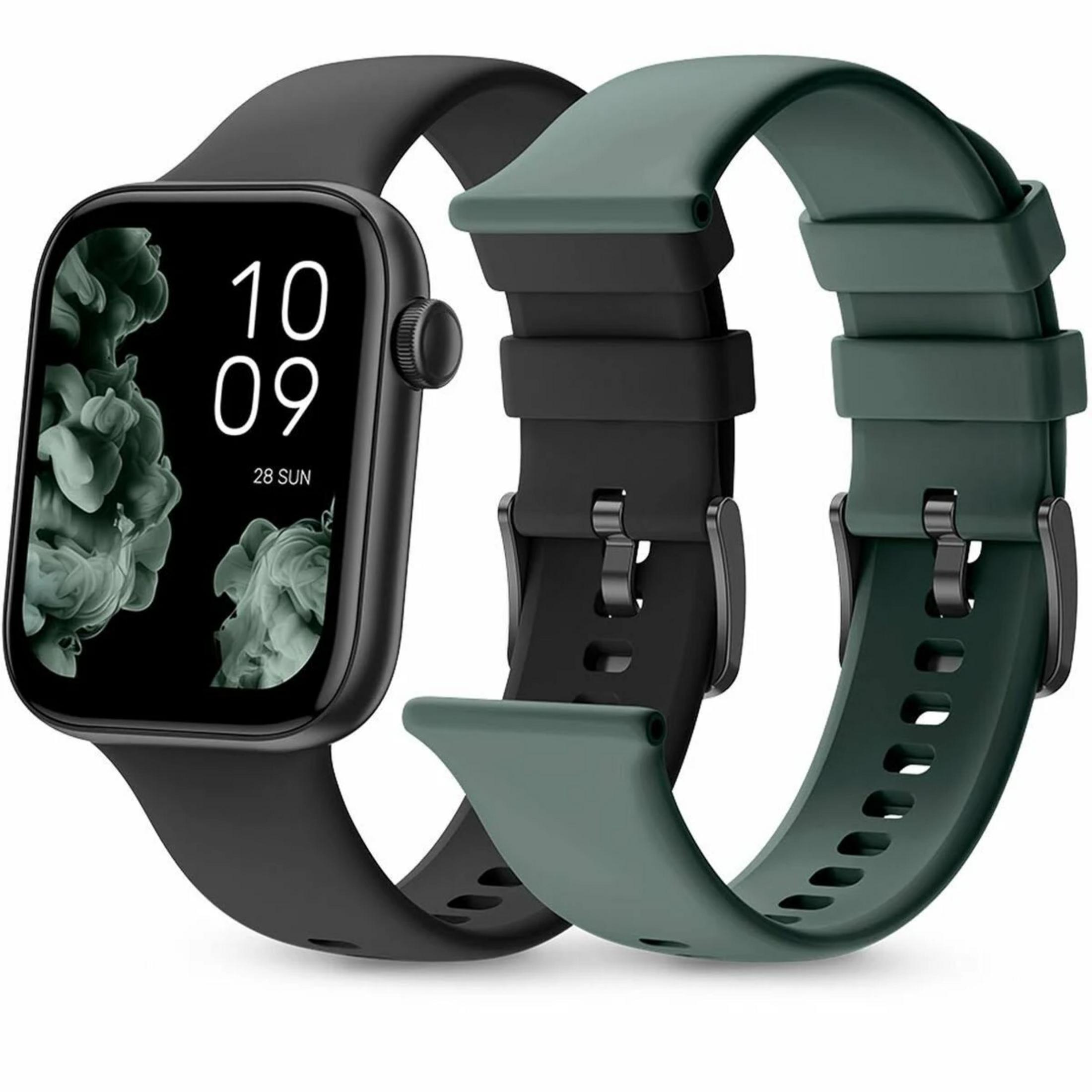 Uno smartwatch nero accanto a un cinturino verde scuro, entrambi su sfondo bianco.