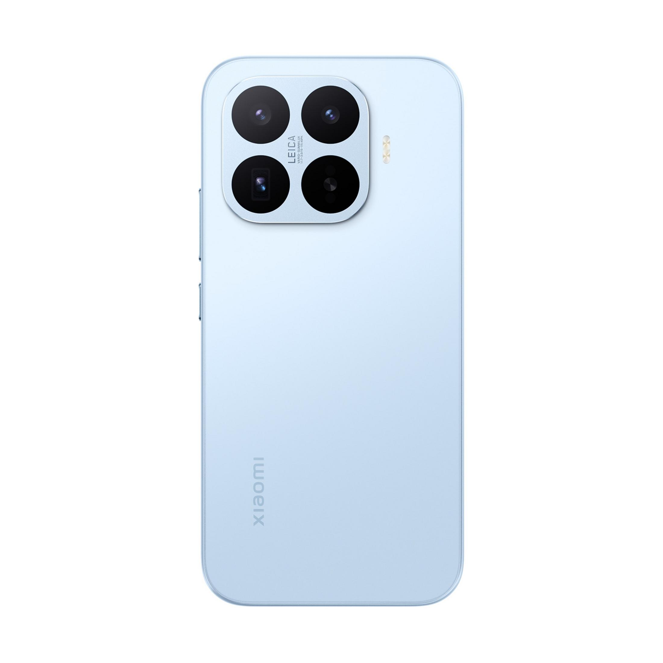 Ein hellblaues Smartphone mit vier Kameras und Leica-Branding auf der Rückseite.