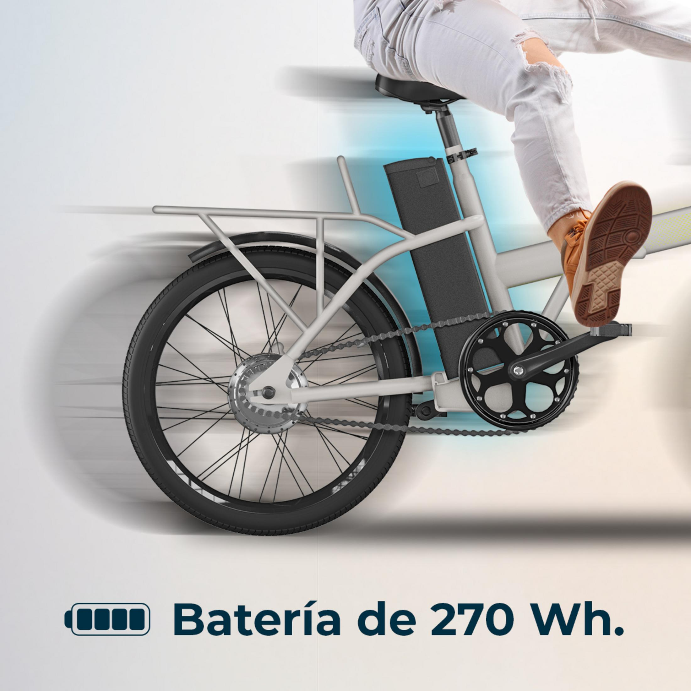 Bicicletta con batteria, piede sul pedale. Testo: Batteria 270 Wh.