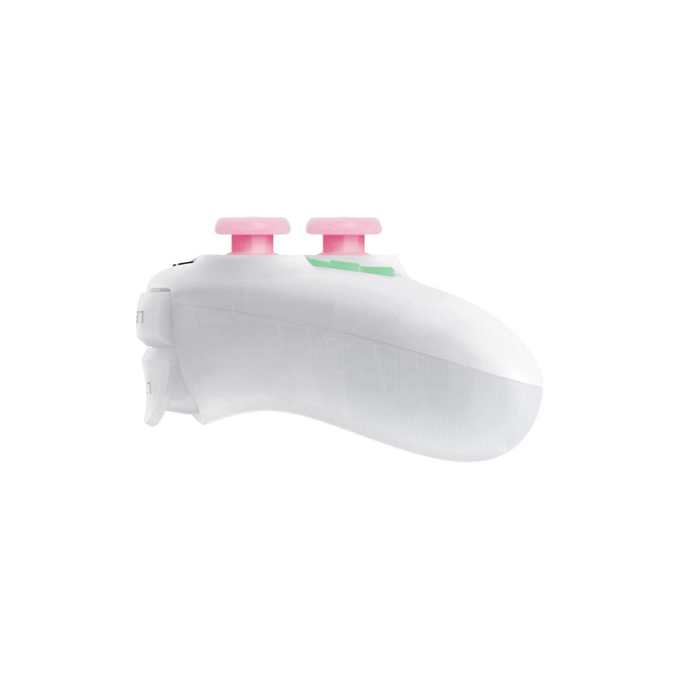 Controller di gioco bianco con joystick rosa e pulsanti verdi su sfondo bianco.