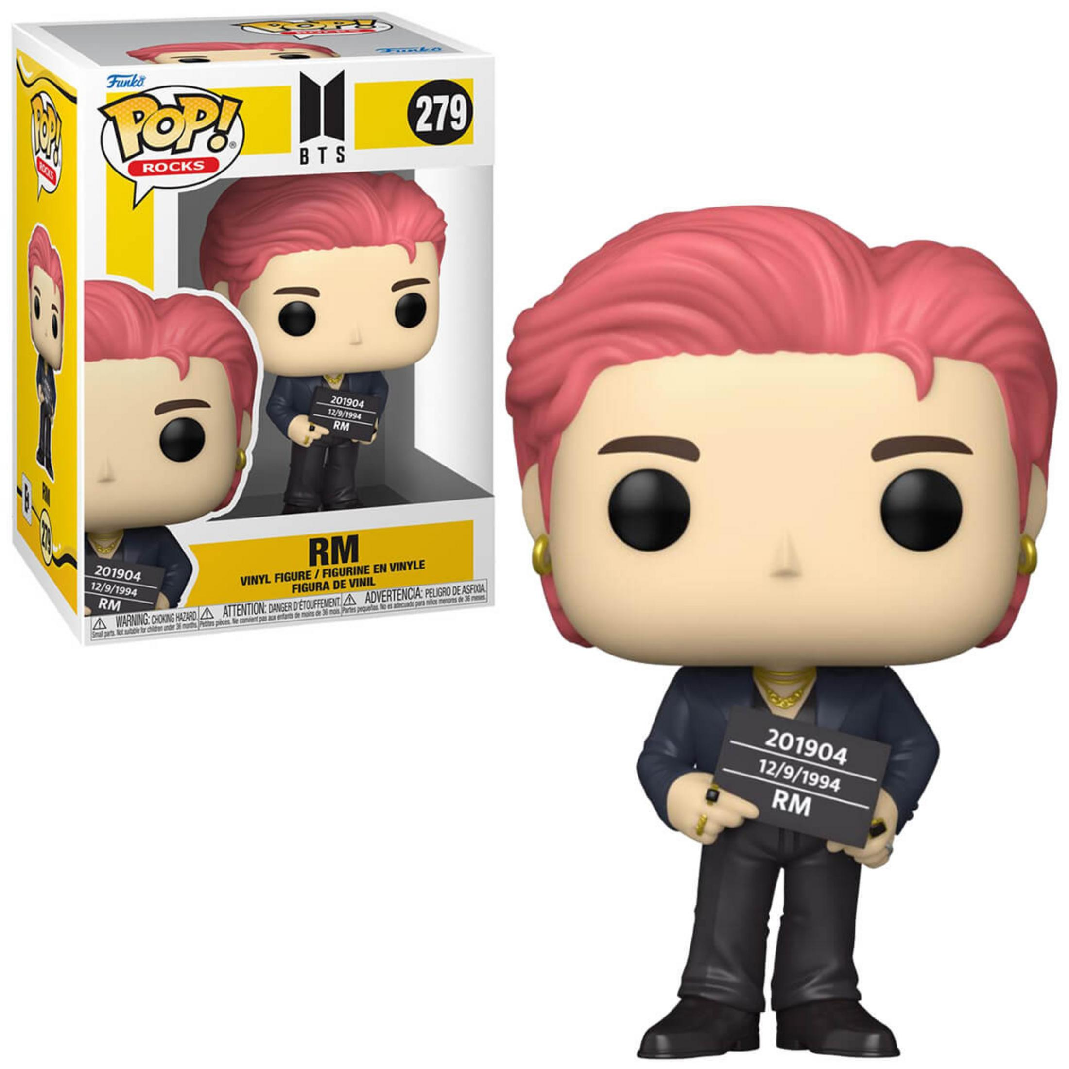 Statua Funko Pop in vinile di RM con capelli rosa, abito blu scuro e targa segnaletica.