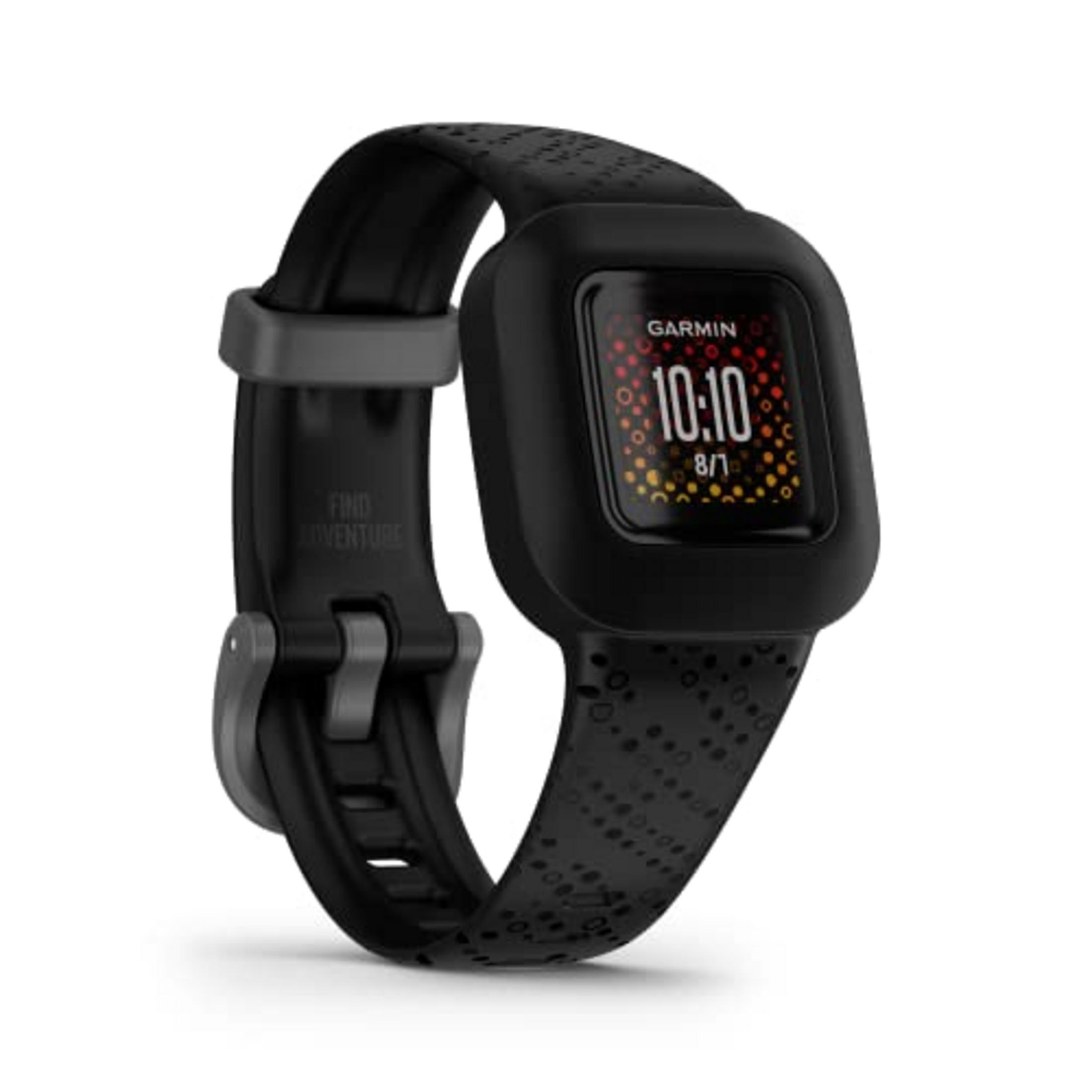 Uno smartwatch Garmin nero con display colorato e cinturino fantasia.