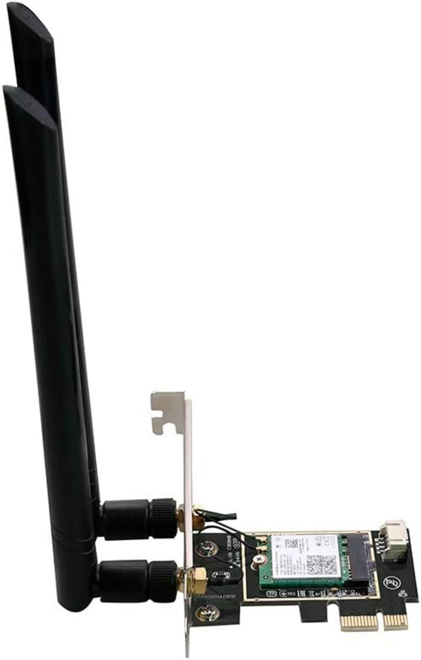 Scheda Wi-Fi PCIe con due antenne nere e una scheda a circuito stampato verde.