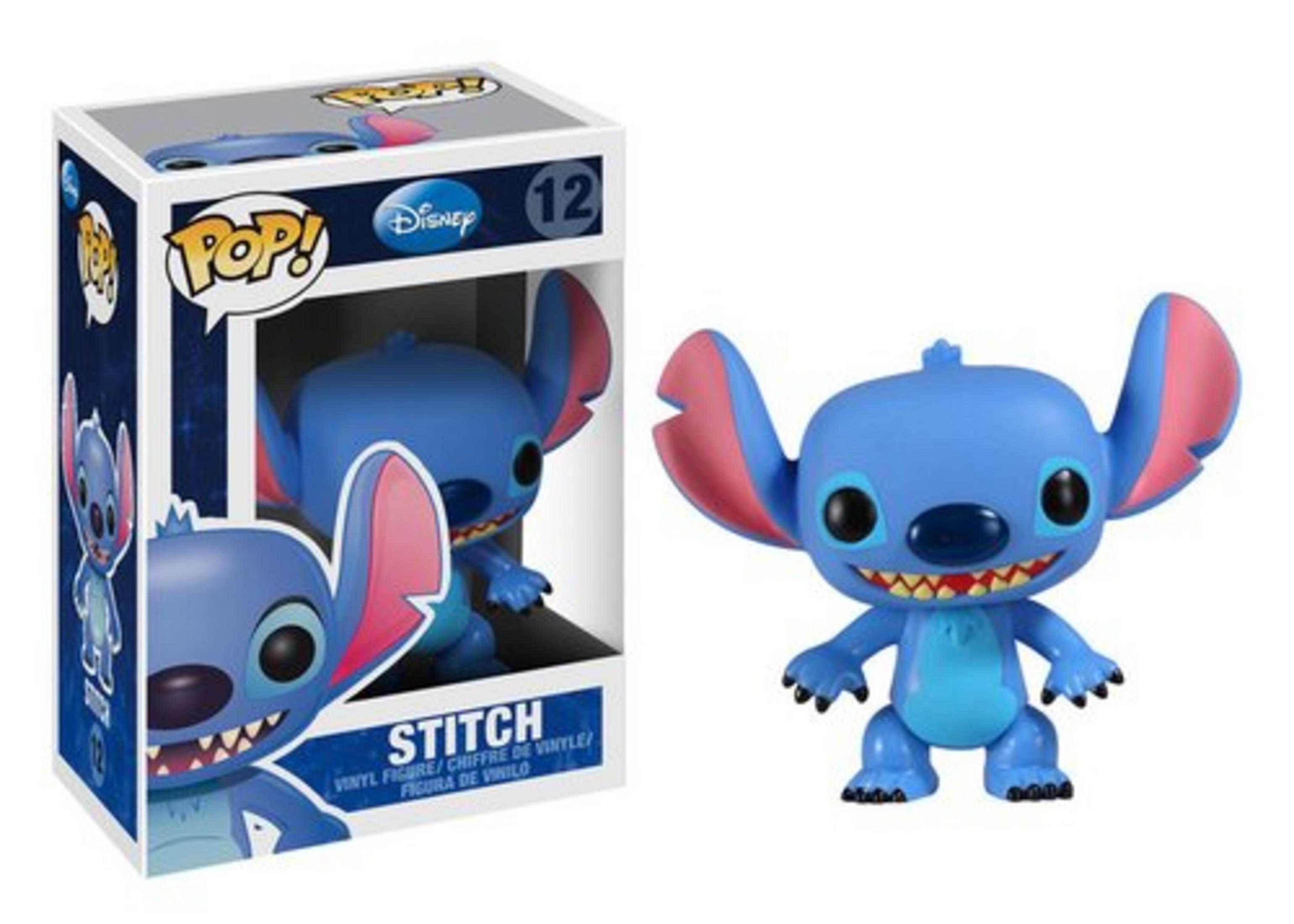 Eine blaue Stitch-Figur mit großen Ohren und einem Karton.