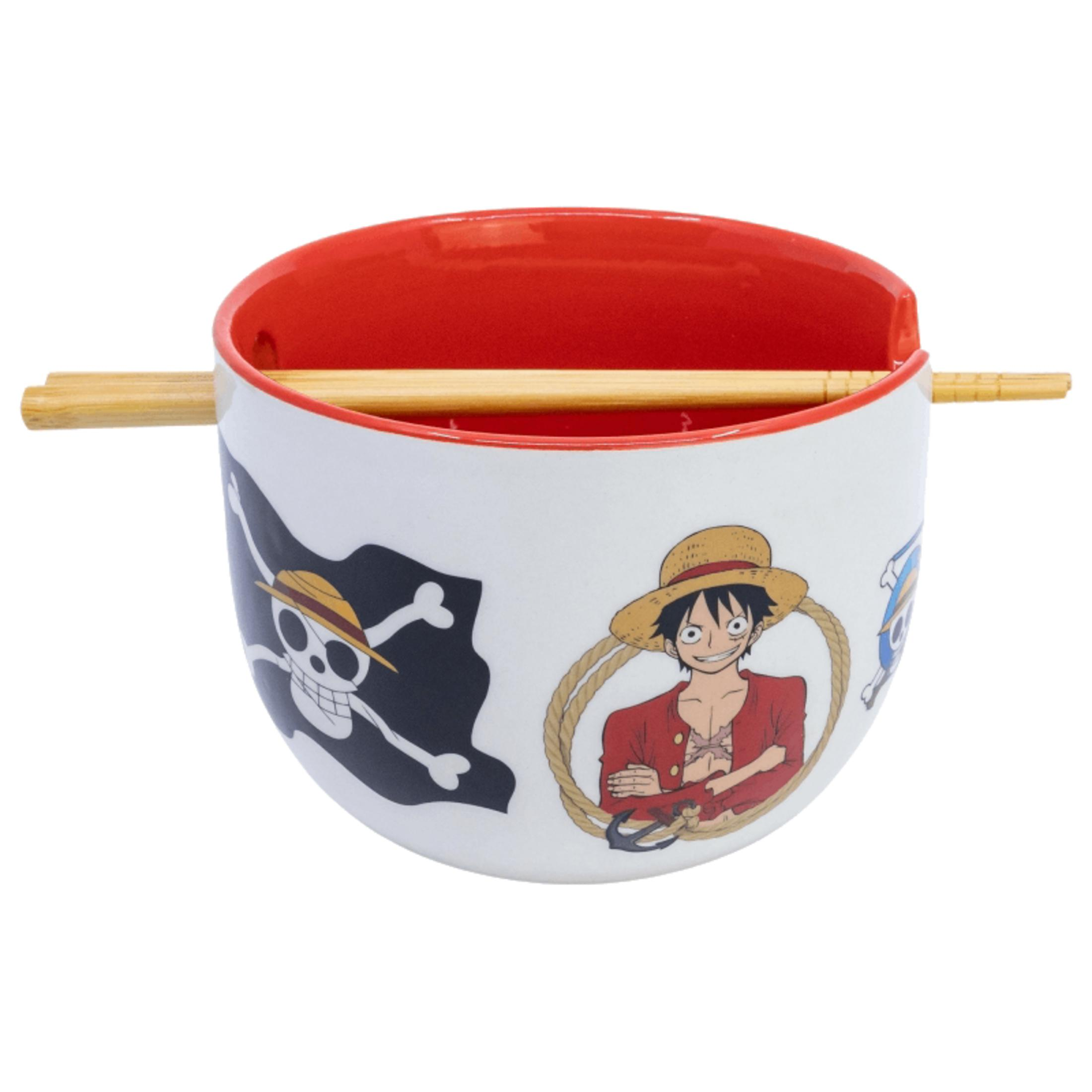 Cuenco blanco con borde rojo, con diseños de Jolly Roger y Monkey D. Luffy.
