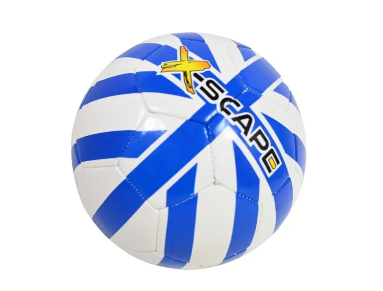 Piłka nożna w niebiesko-białe pasy z logo "ESCAPE".