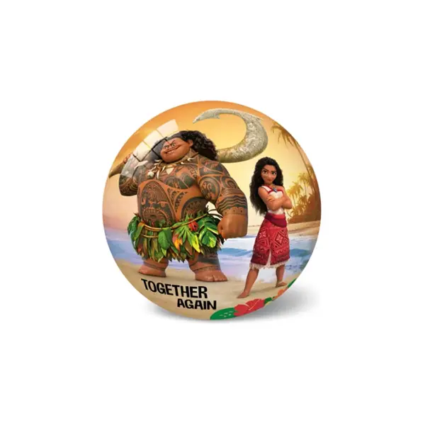 Maui i Moana stoją na plaży na piłce z napisem "Together Again".