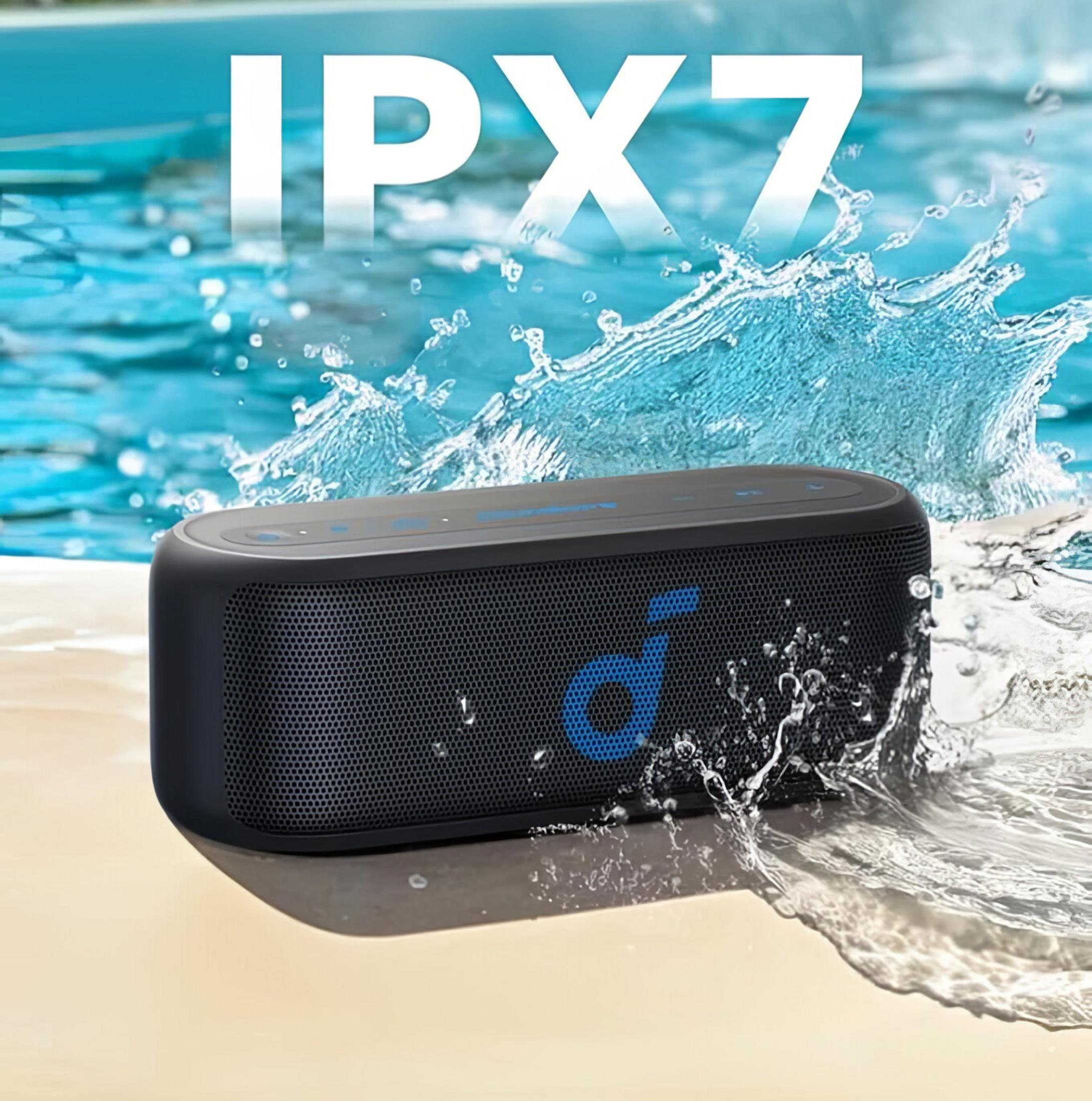 Altoparlante nero impermeabile con logo blu sul bordo piscina.