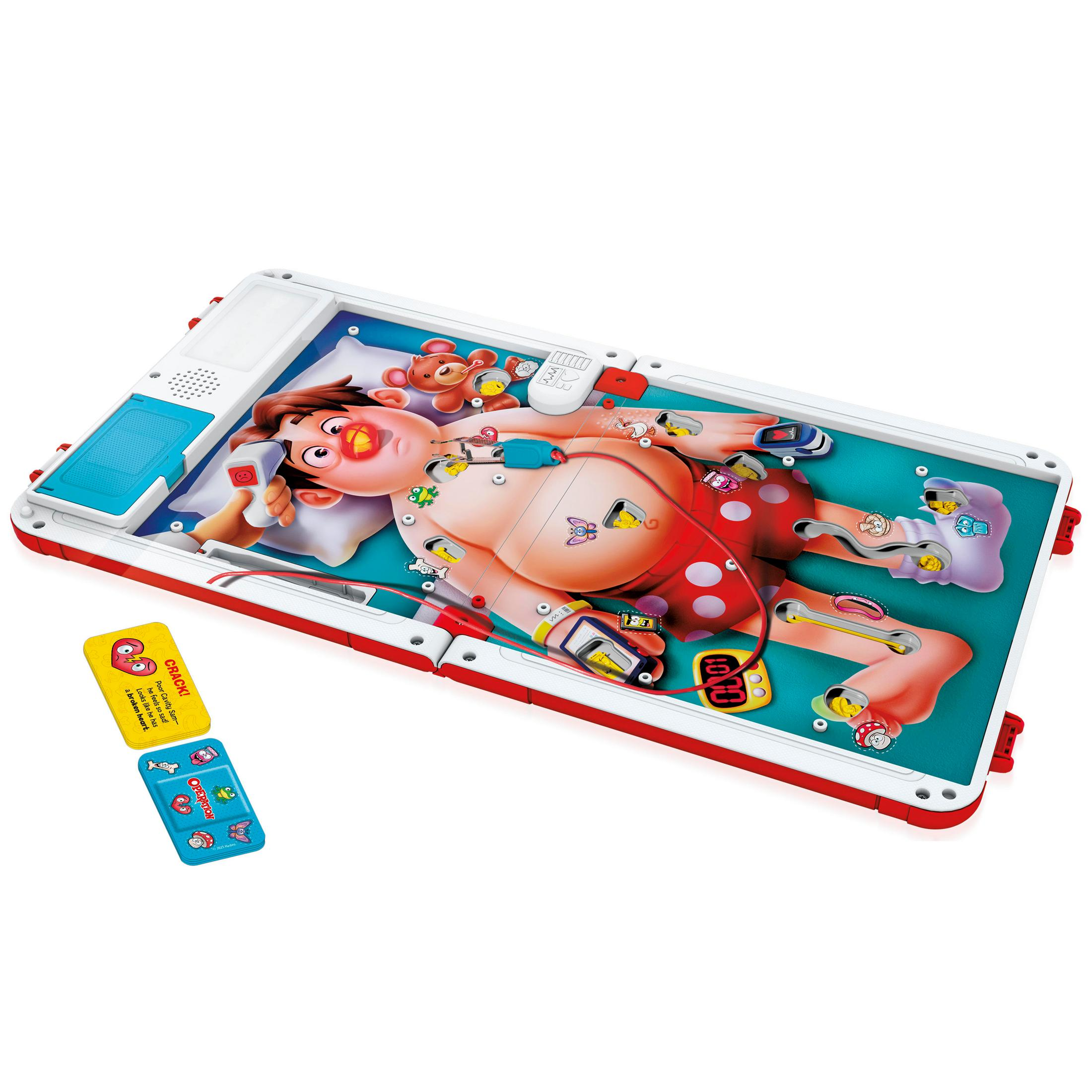 Il tabellone di gioco mostra un uomo in pantaloni a pois rossi sdraiato su un letto.