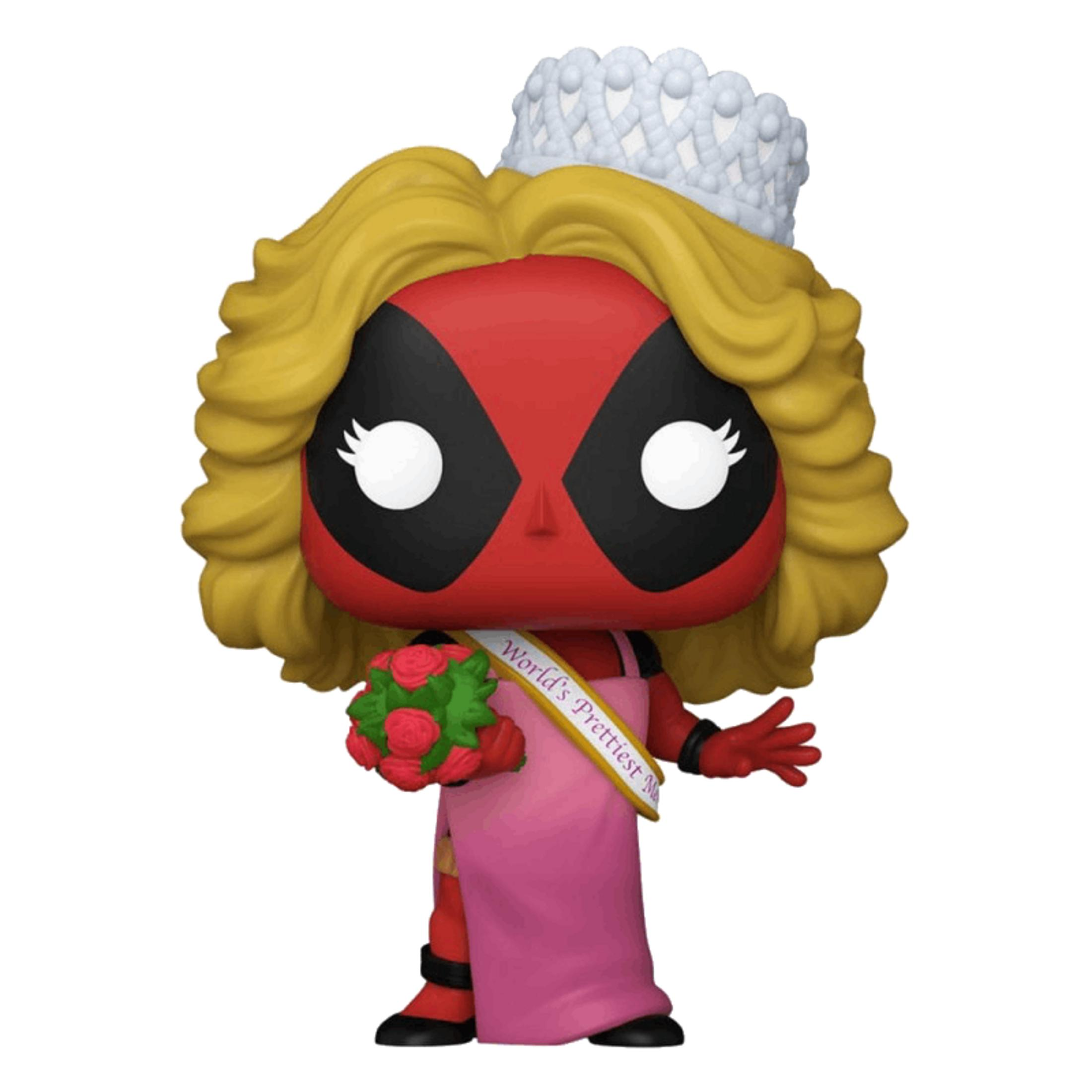 Deadpool con capelli biondi, corona, vestito rosa, fascia e mazzo di fiori.