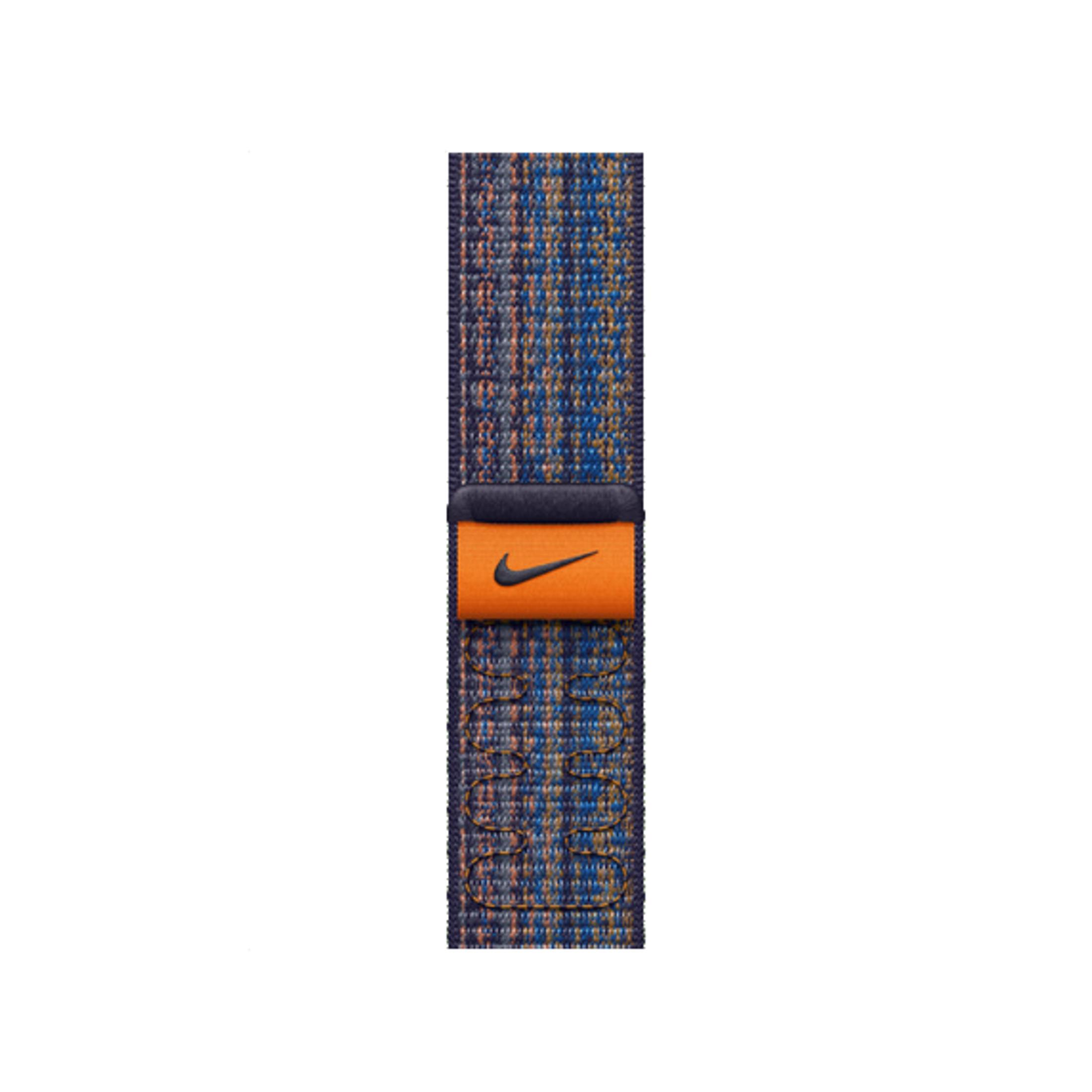 Ein gewebtes Armband in Blau- und Orangetönen mit Nike-Logo.