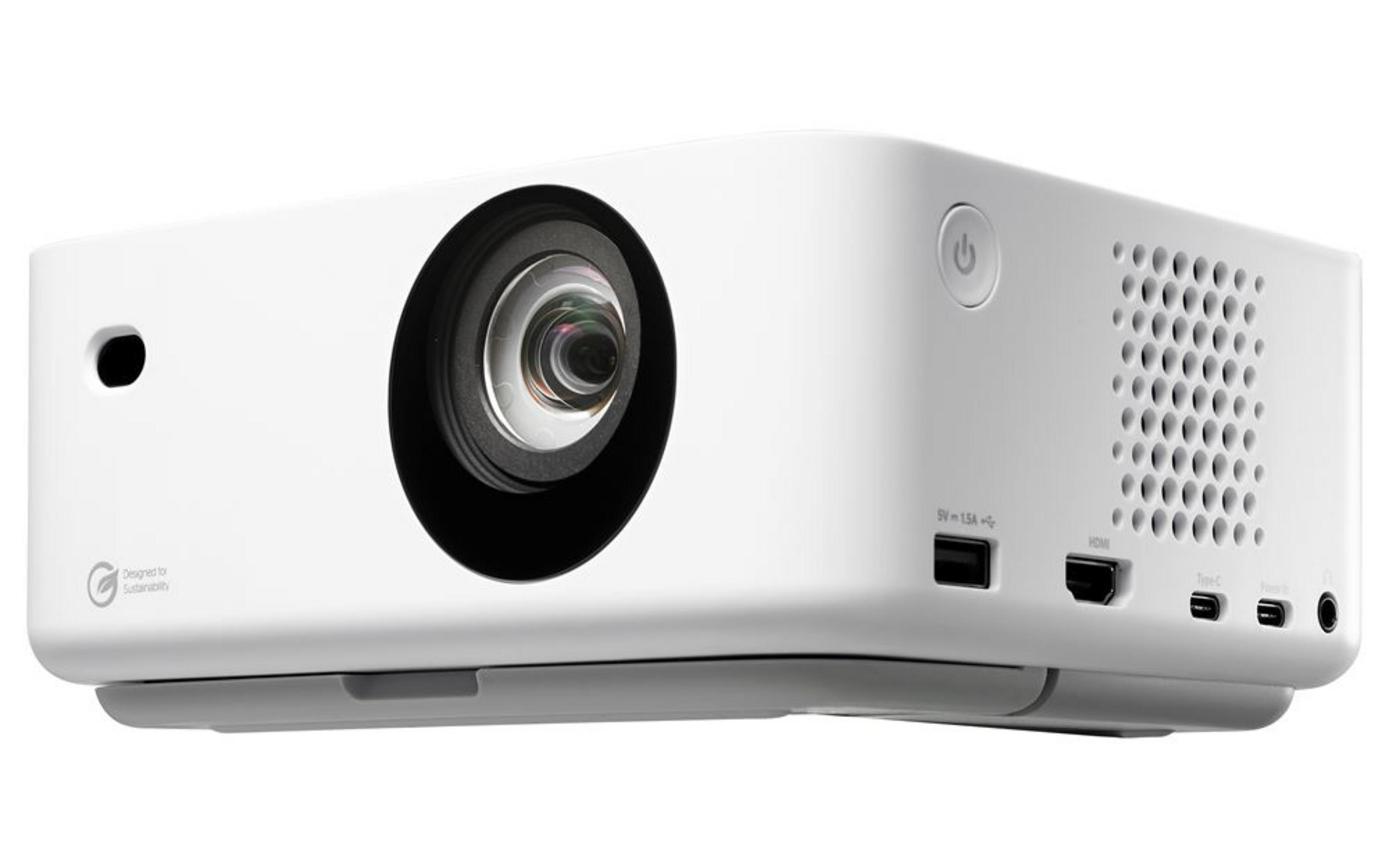 Un projecteur blanc avec objectif, bouton d'alimentation, grille de ventilation et ports.