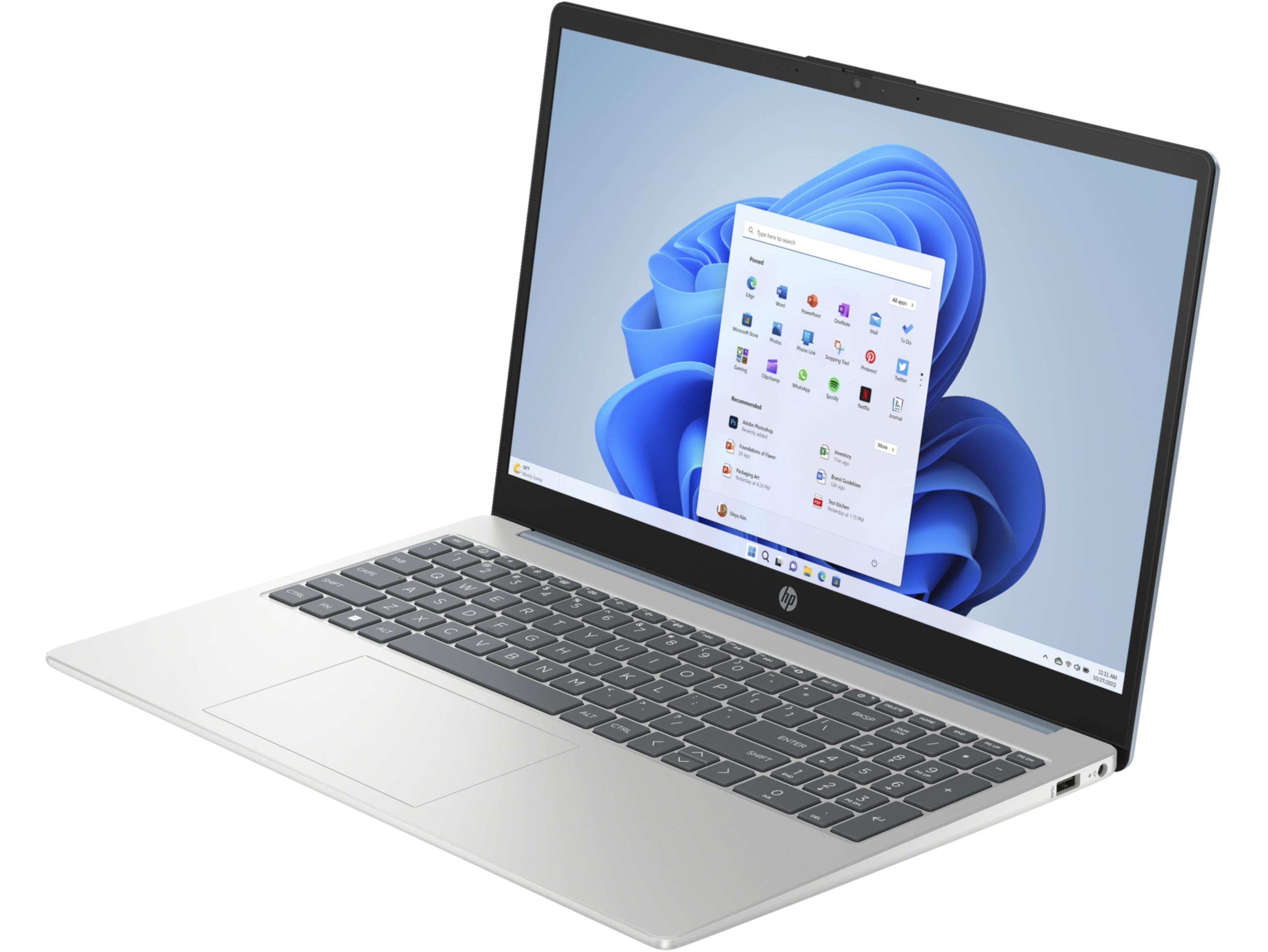 Portátil HP plateado con menú de inicio de Windows 11 abierto.