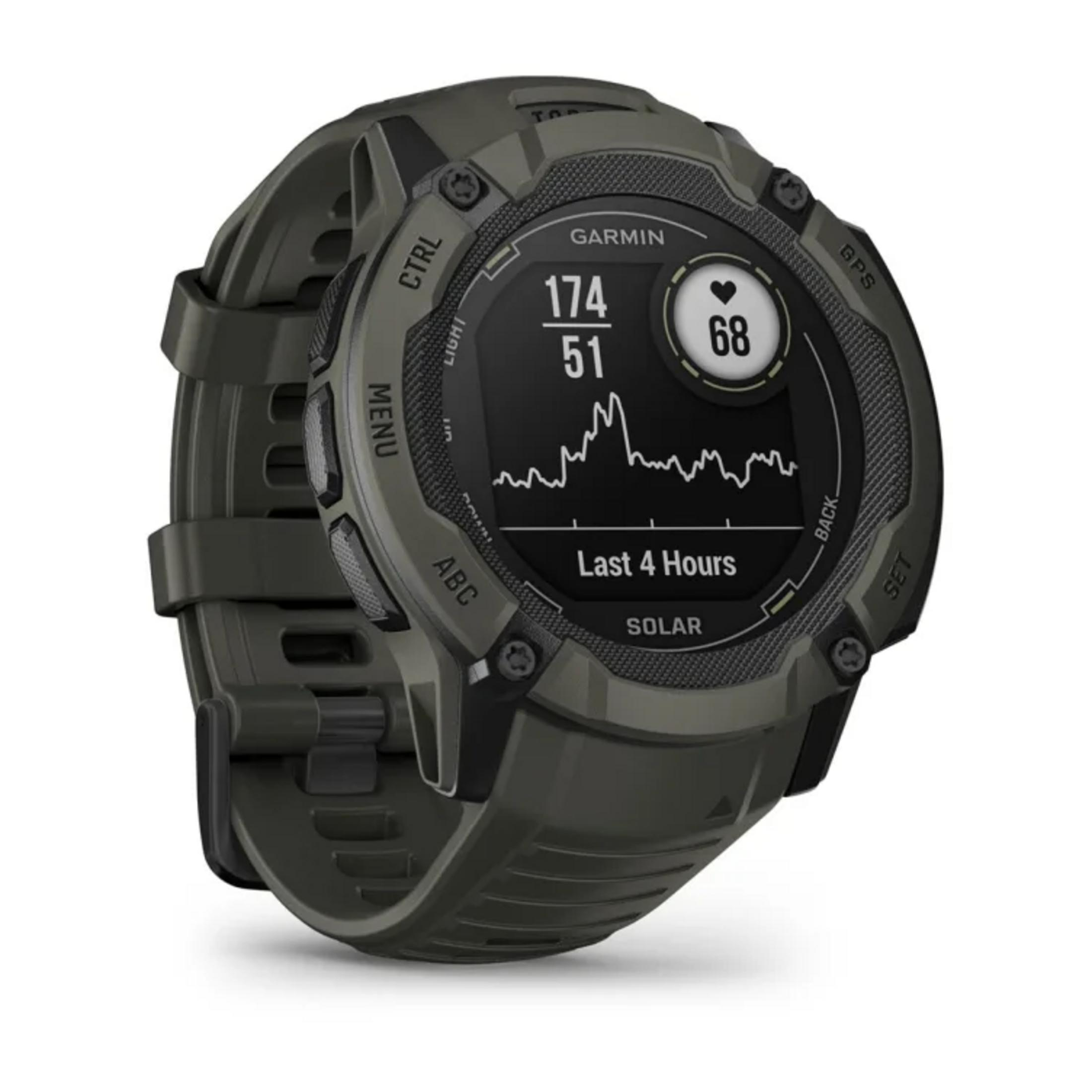 Un reloj inteligente Garmin verde oscuro que muestra la frecuencia cardíaca y la carga solar.