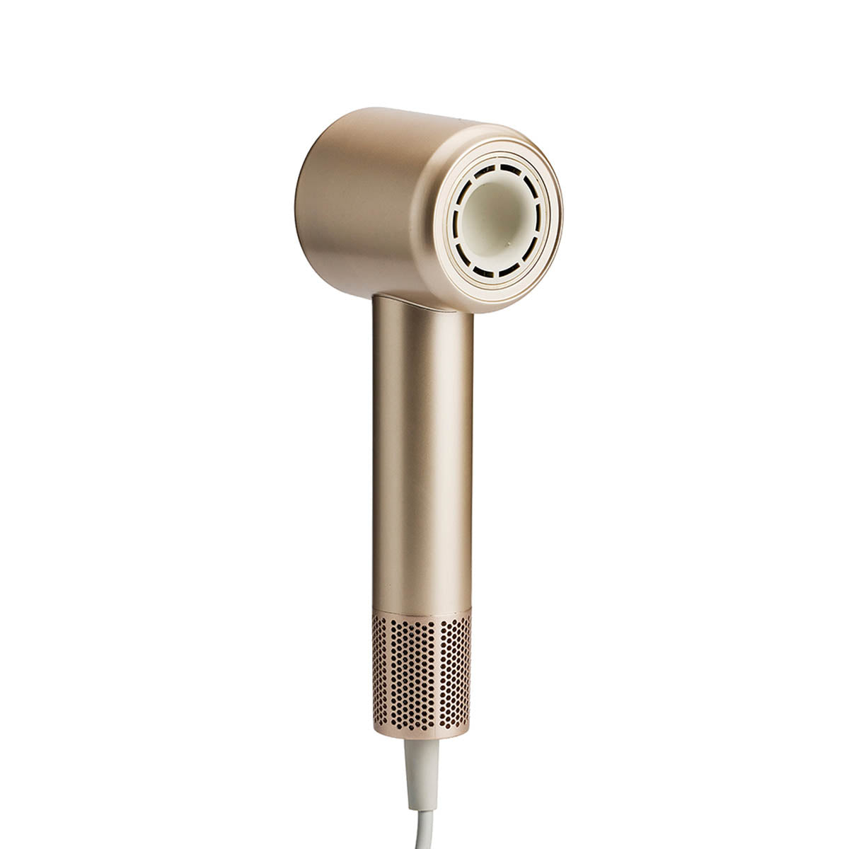 Un secador de pelo dorado con cable blanco, aislado sobre fondo blanco.