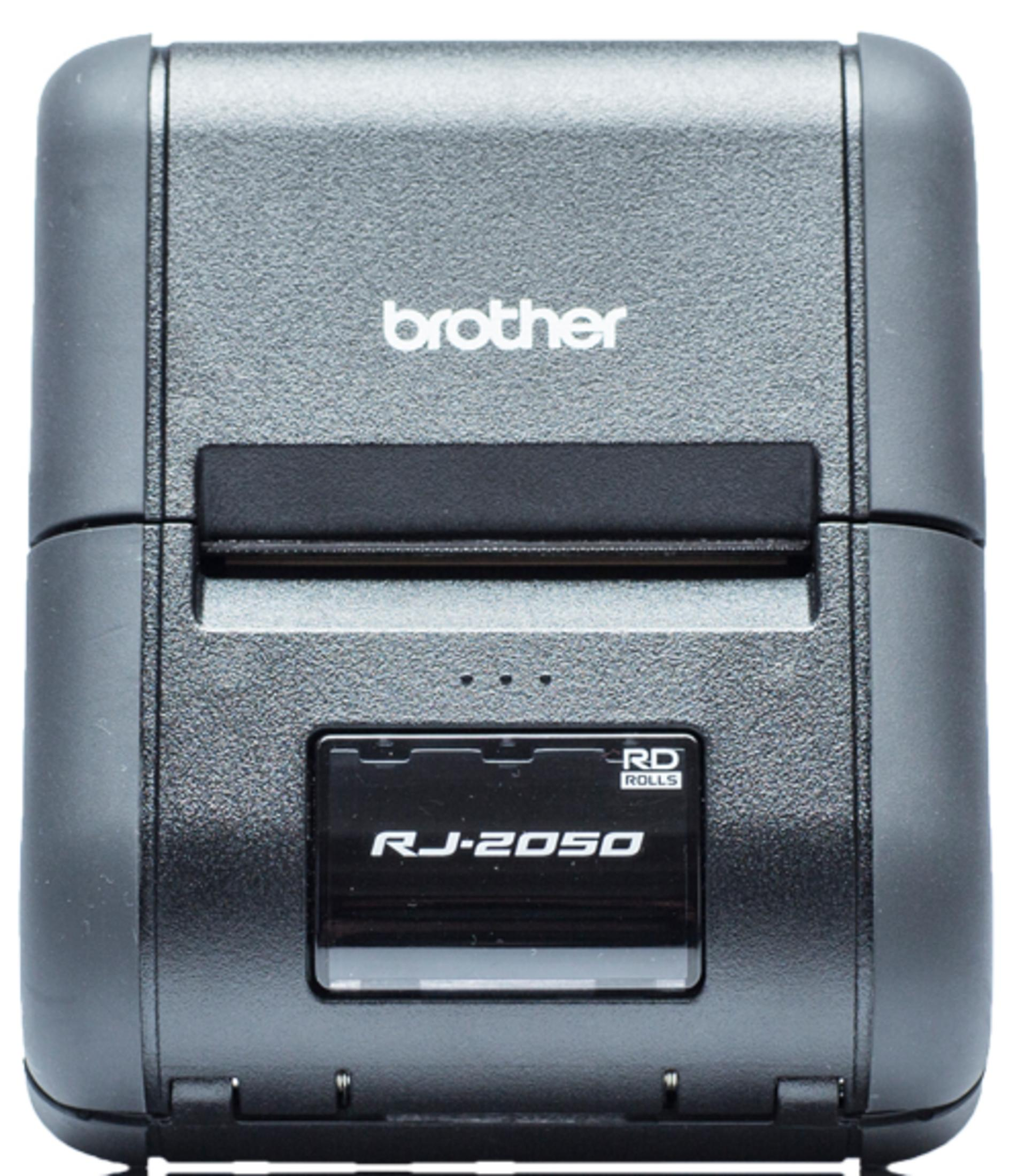 Una stampante di etichette Brother RJ-2050 grigia è mostrata frontalmente. Il logo 'brother' è in alto.