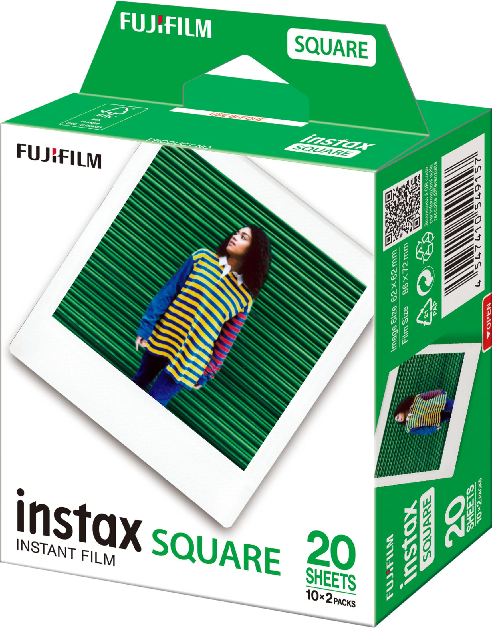 Fujifilm Instax Square Film-Verpackung mit Person im gestreiften Oberteil.