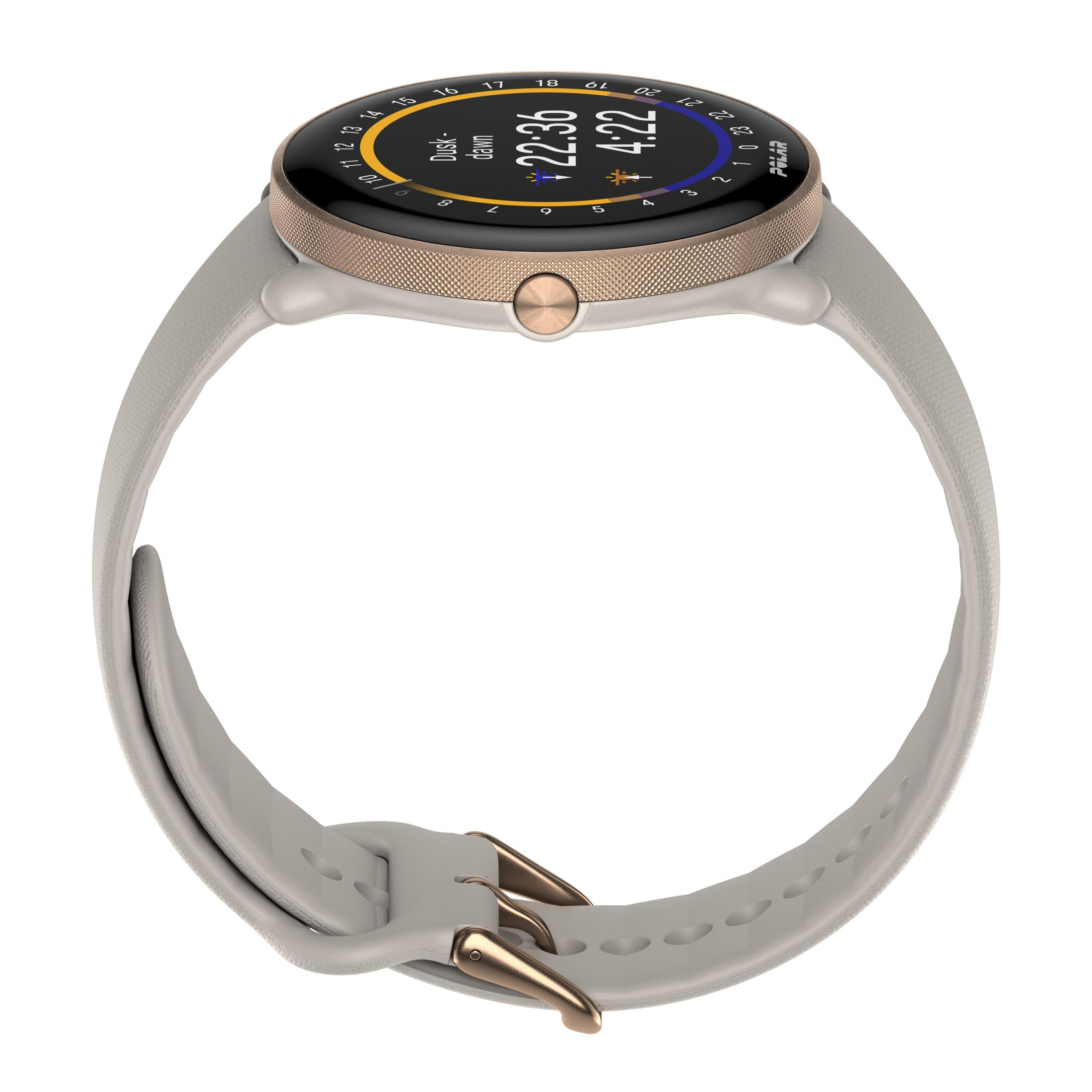 Uno smartwatch grigio con lunetta dorata e cinturino grigio.