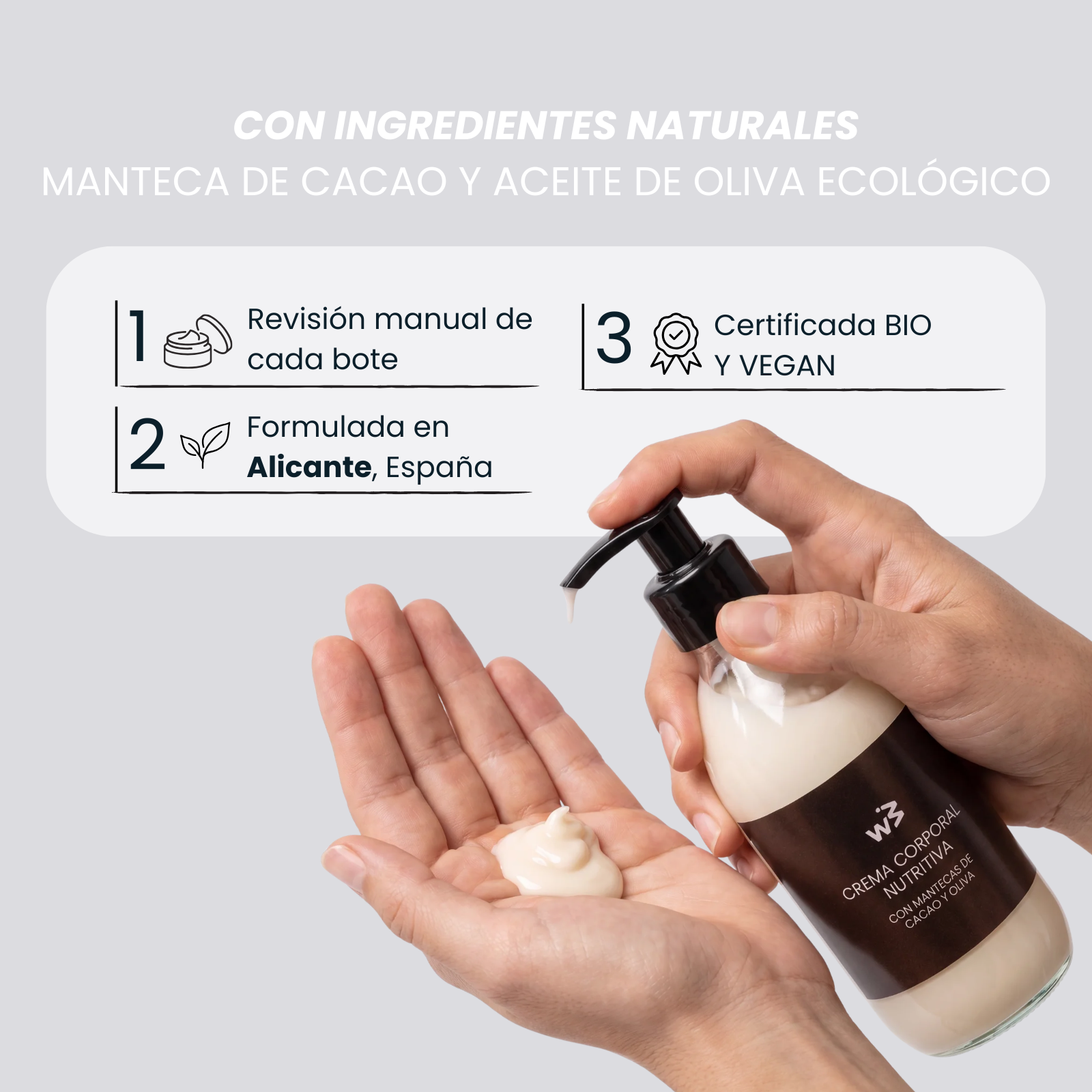 Una mano dispensa loción de una botella sobre otra mano.