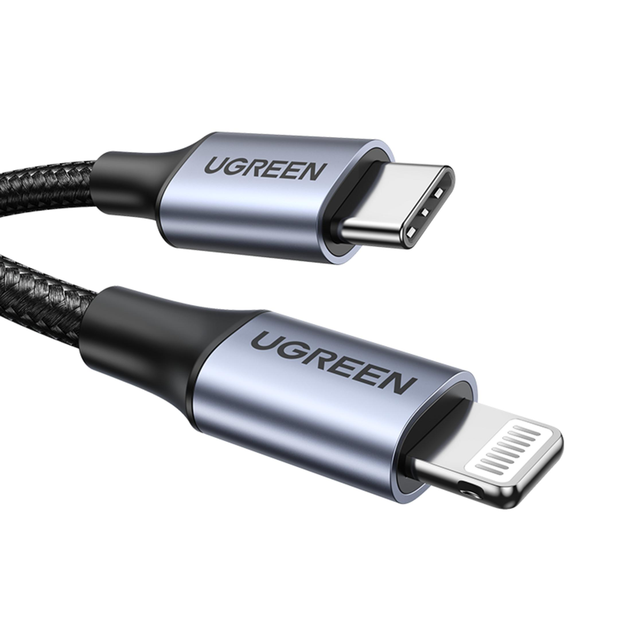 Un cavo UGREEN con connettori USB-C e Lightning su sfondo bianco.