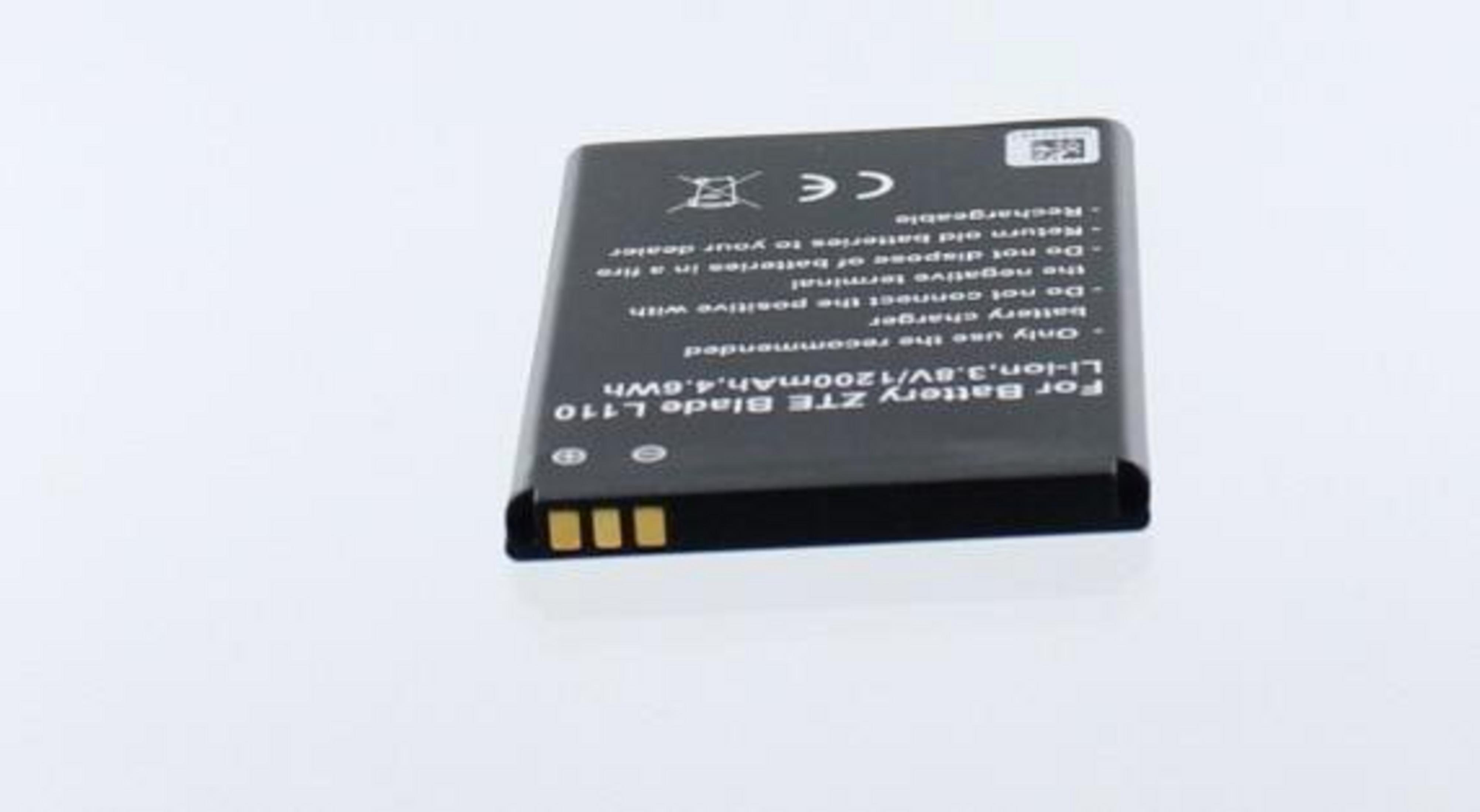 Schwarzer Akku für ZTE Blade L110, 3,8V/1200mAh, mit CE-Zeichen.