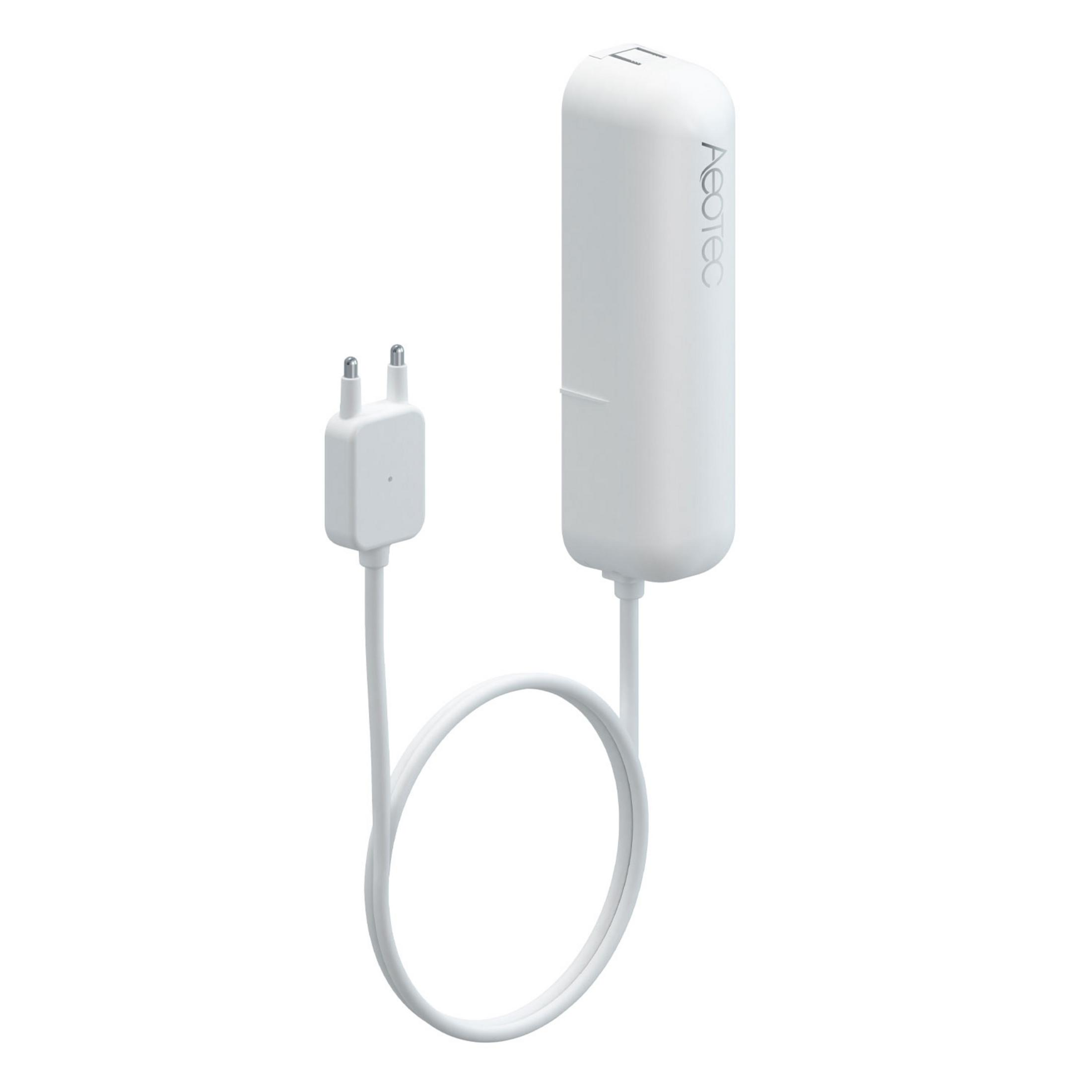Ein weißes Ladegerät mit Kabel und Stecker auf weißem Hintergrund.