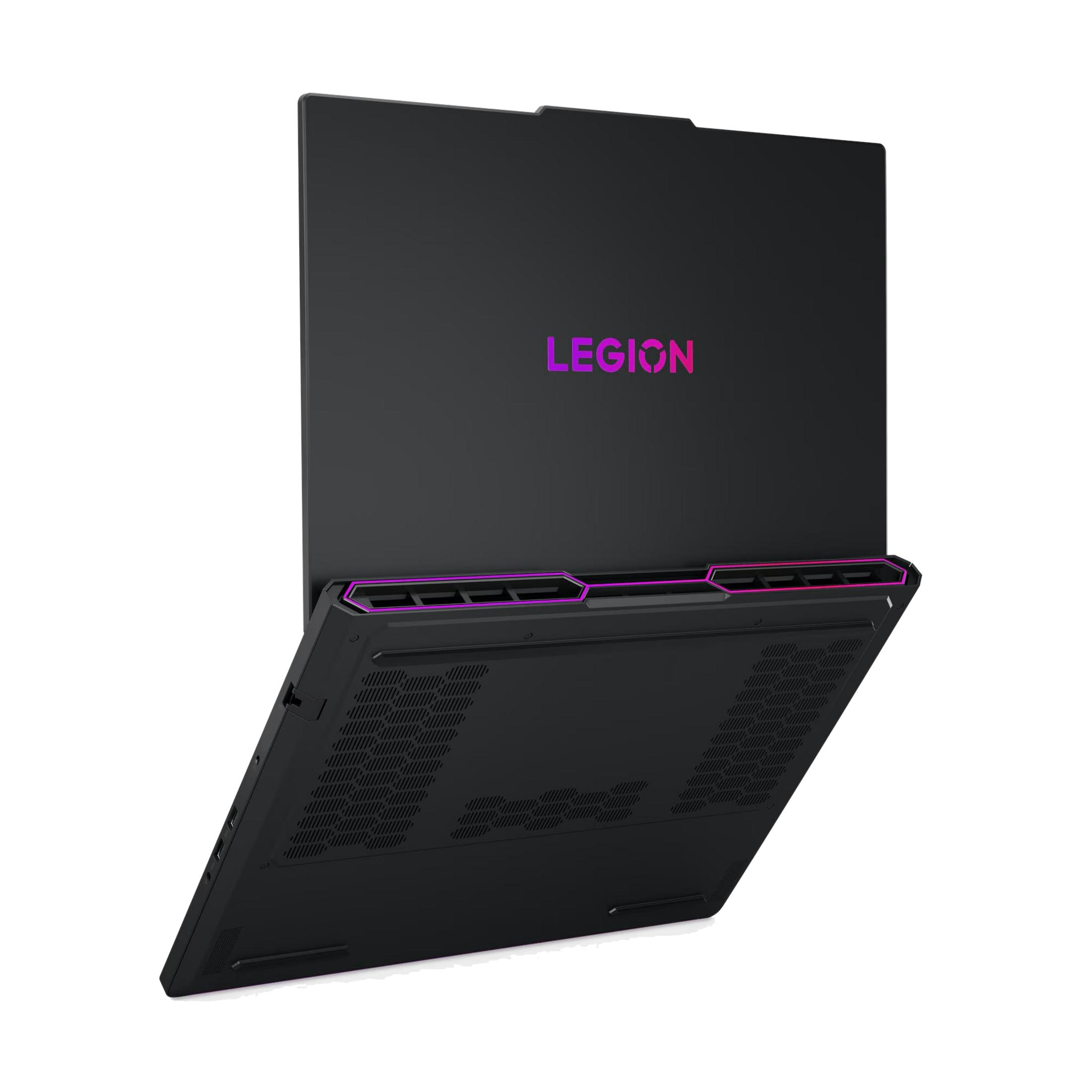 Portátil negro con logo "LEGION" morado y ventilaciones con acentos morados.